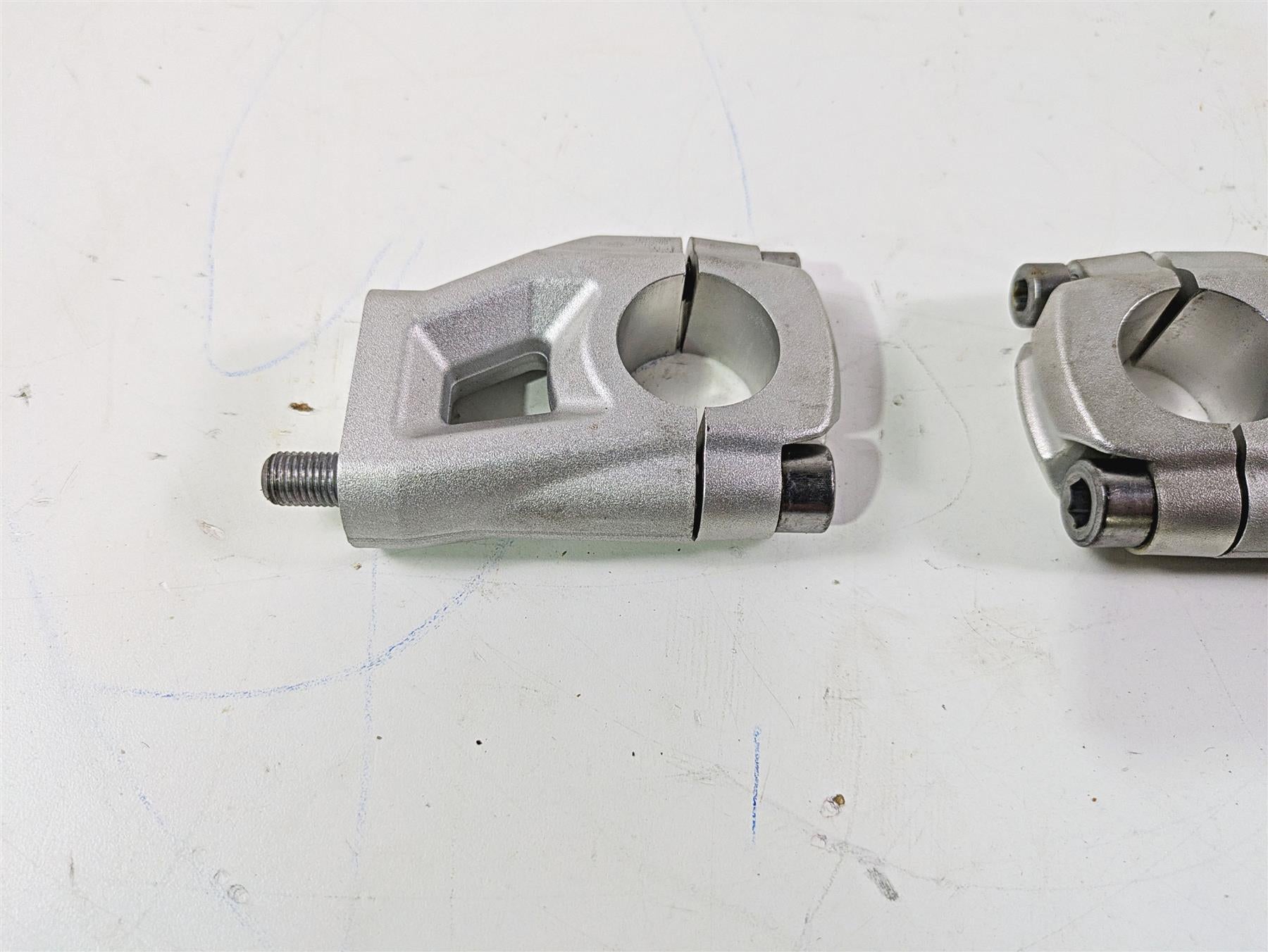2013 Triumph Tiger 1215 Explorer Upper Lower Handlebar Riser Set T2040813 {{ shop.shopifyCountryName }} - Mototech271