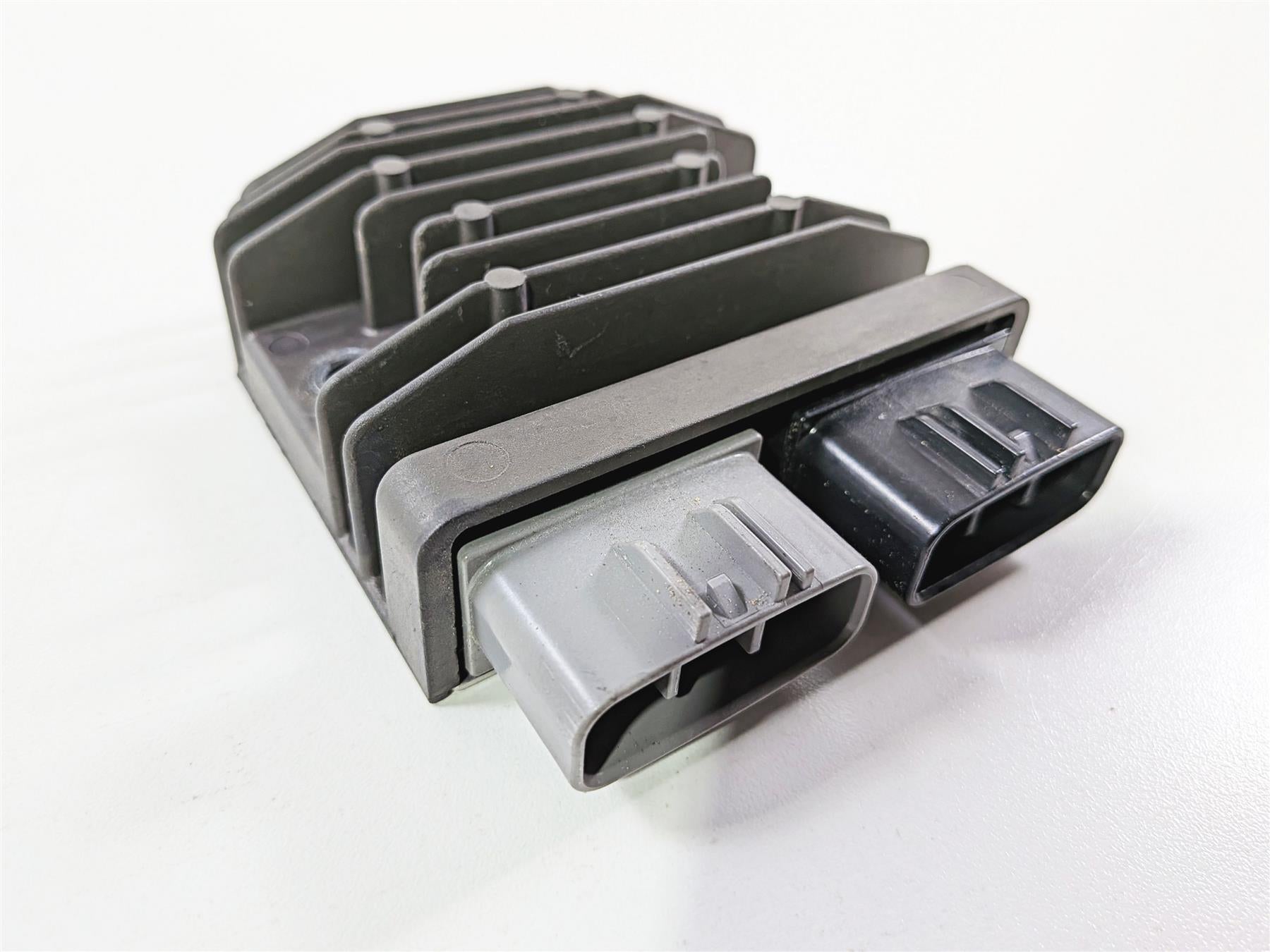 2019 Ducati 959 Panigale Rectifier Voltage Regulator FH020AA 54040301B {{ shop.shopifyCountryName }} - Mototech271