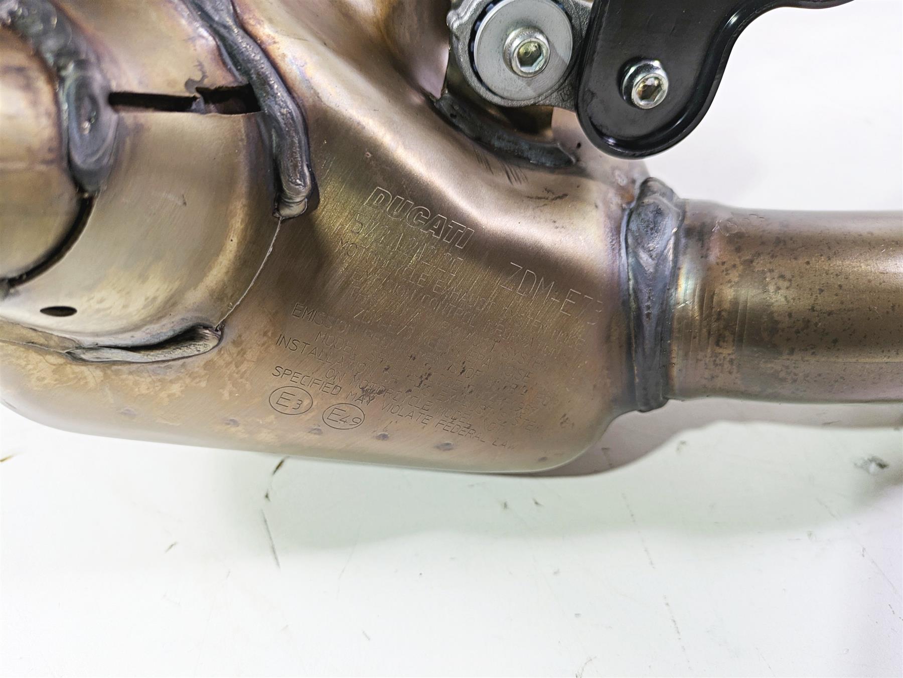 2023 Ducati Monster 937 SP Exhaust Chamber & Header Set 57212122C {{ shop.shopifyCountryName }} - Mototech271