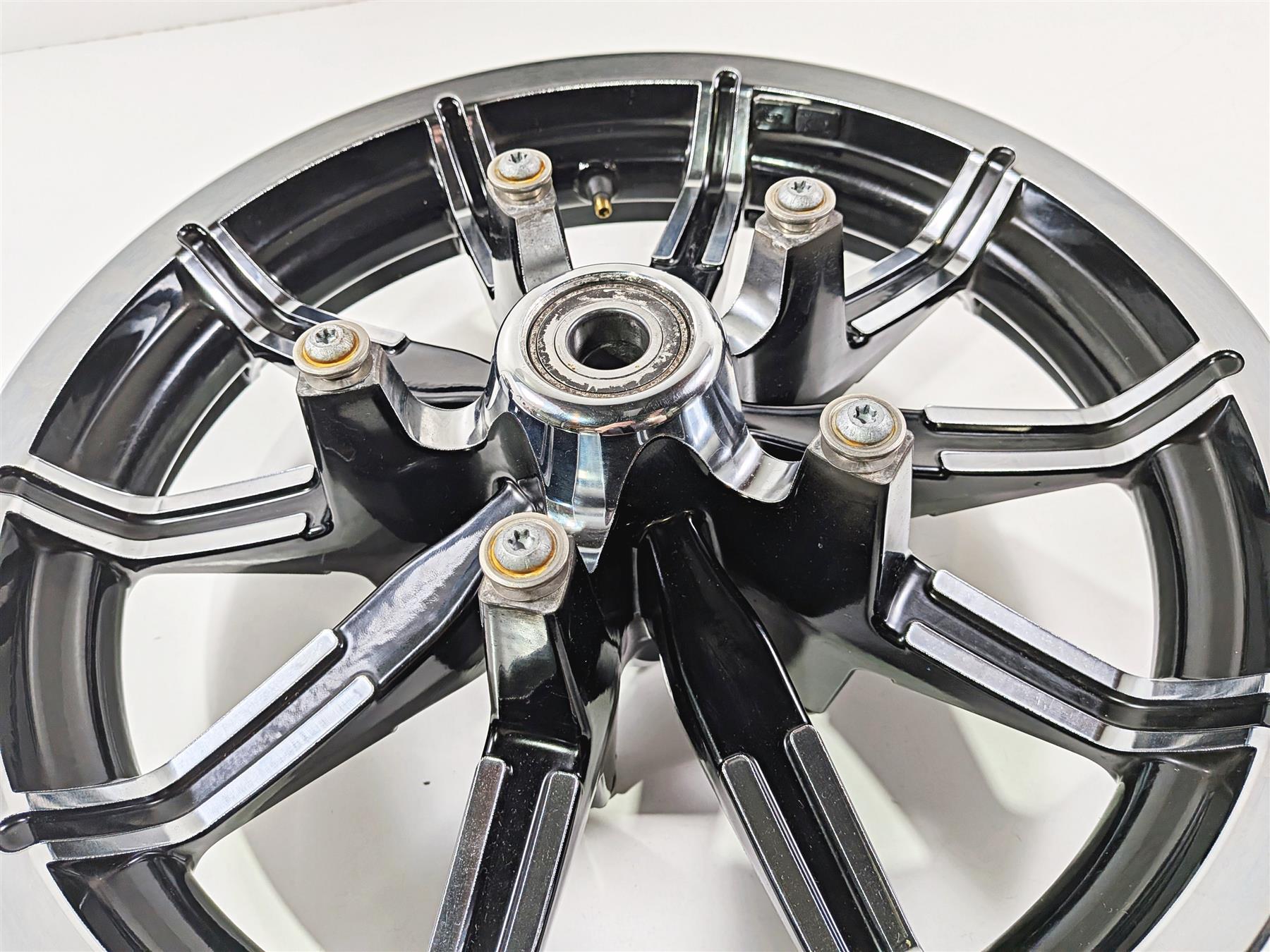 2018 Harley Touring FLHTCU Electra Glide Front Wheel Rim 17x3 Impeller Chrome 43300019-Mototech271