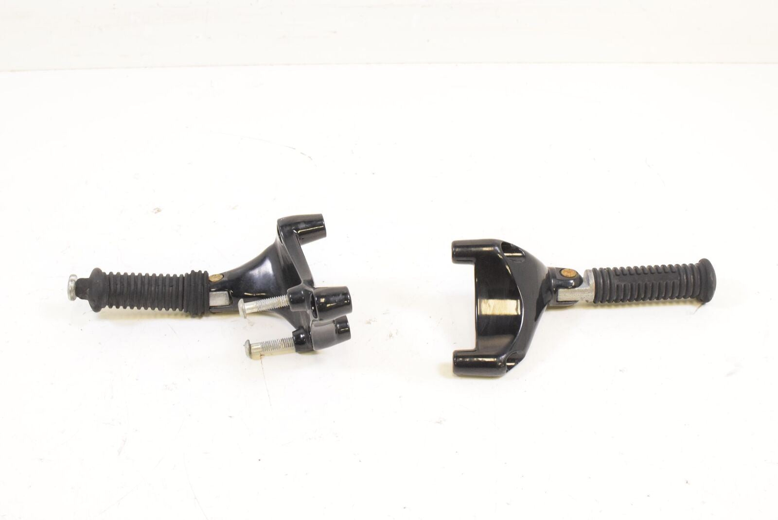 2015 Harley Sportster XL1200 V SEVENTY-TWO Rear Passenger Footpeg Set {{ shop.shopifyCountryName }} - Mototech271