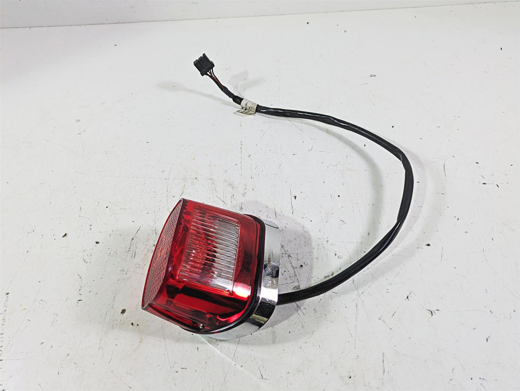 2003 Harley Touring FLHTCUI 100TH E-Glide Taillight & Wiring - Read 68713-94 {{ shop.shopifyCountryName }} - Mototech271