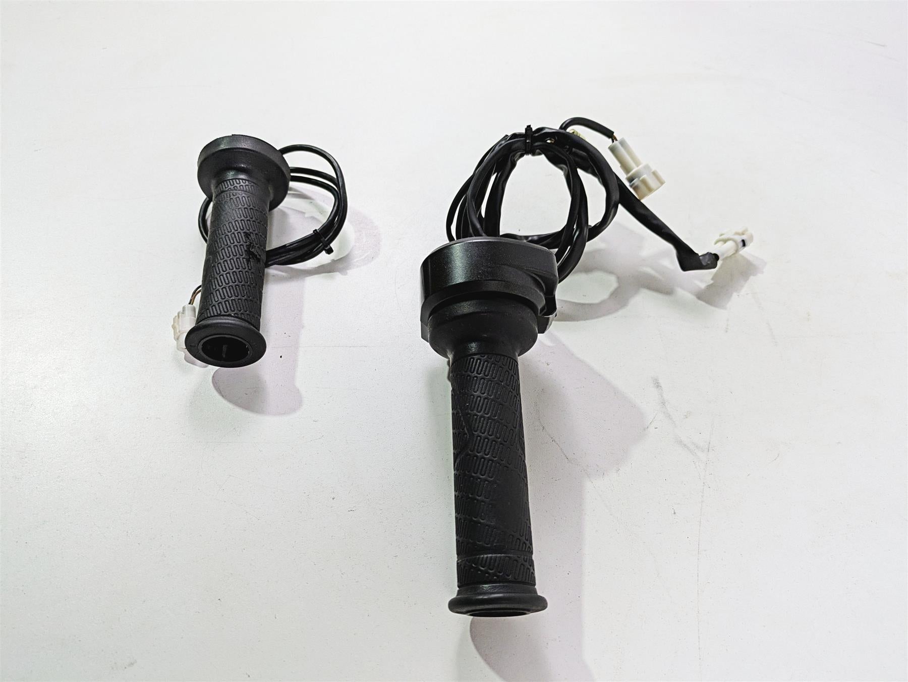 2020 KTM 1290 Super Adventure R Ride By Wire Throttle Sensor Grip 60711012000 {{ shop.shopifyCountryName }} - Mototech271