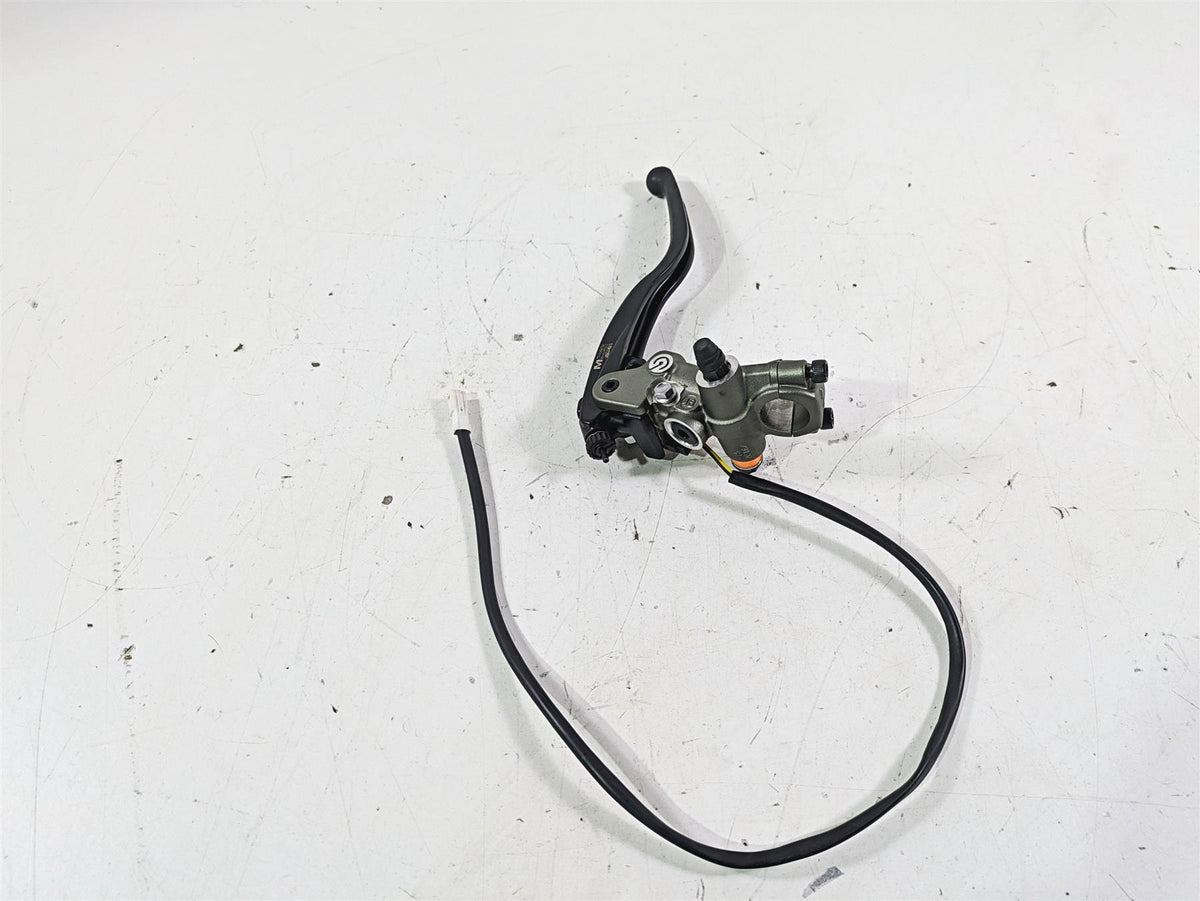 2023 Triumph Street Triple 765 RS Front Radial Brake Master Cylinder T2024898 {{ shop.shopifyCountryName }} - Mototech271