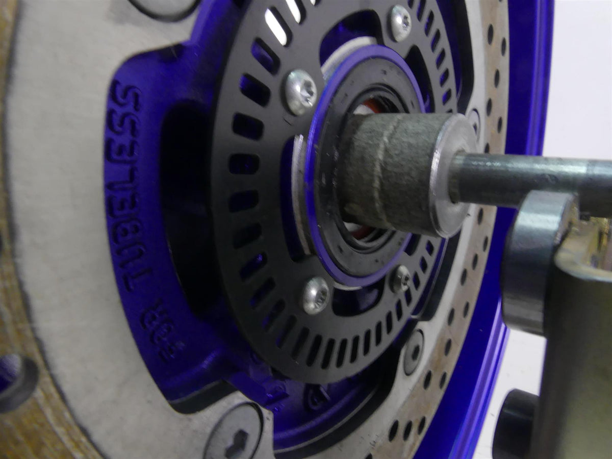 2022 Yamaha MT09 FZ09 Nice Rear Blue 17x5.5 Wheel Rim B7N-25338-00-P0 {{ shop.shopifyCountryName }} - Mototech271