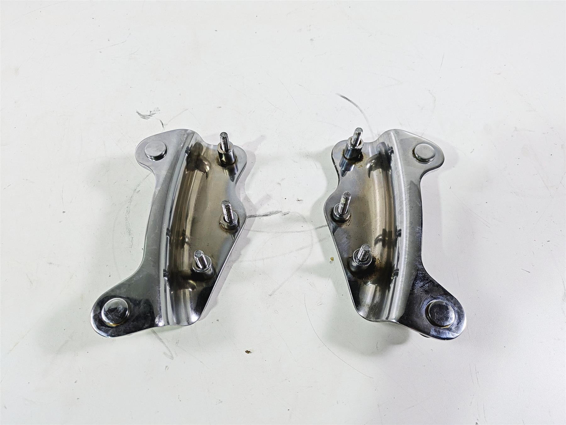 2010 Harley Touring FLHX Street Glide Chrome Quick Release Mount Set 52300353 {{ shop.shopifyCountryName }} - Mototech271