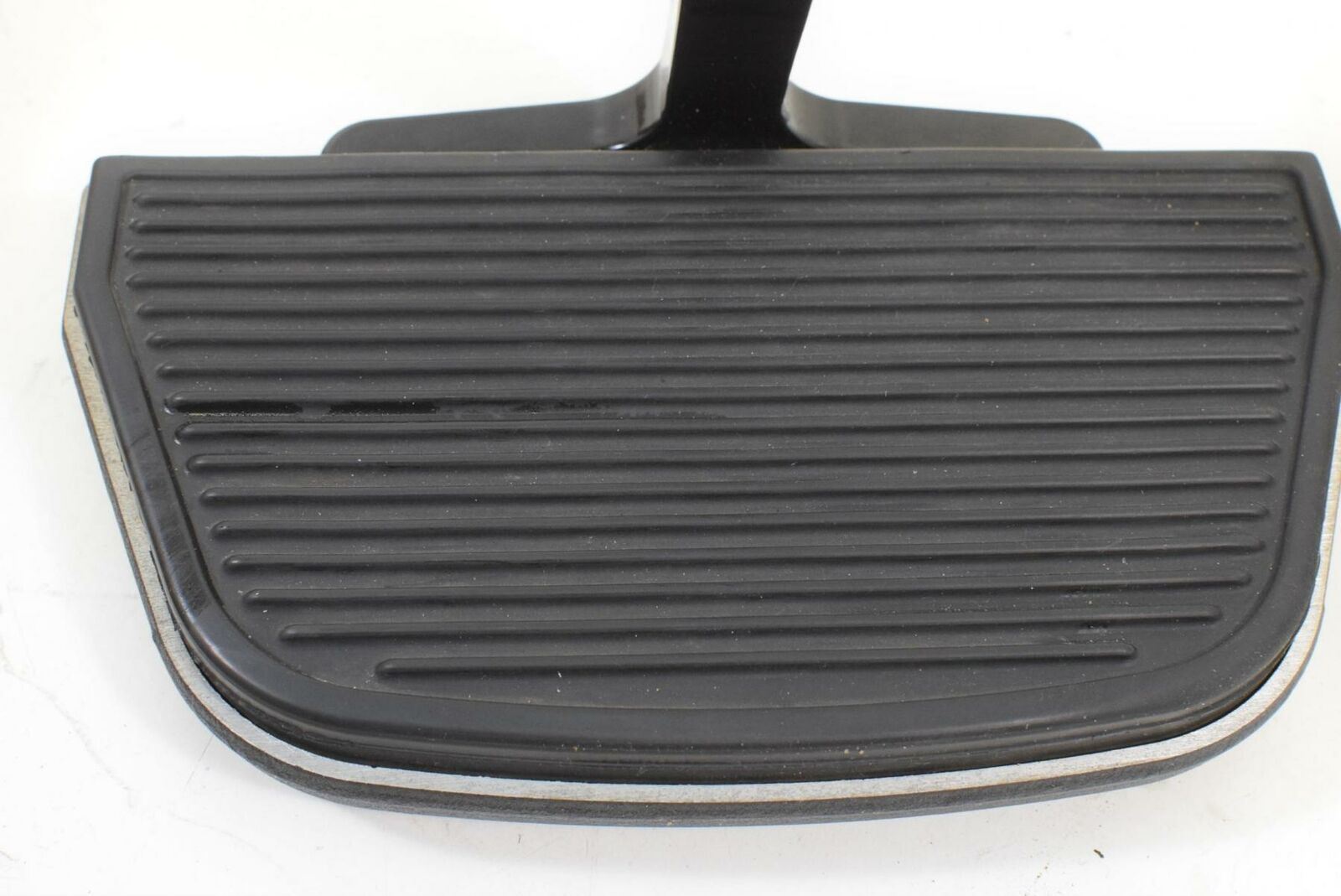 2014 Harley Touring FLHTCU Electra Glide Rear Floorboard Floor Board Set 52719-1 {{ shop.shopifyCountryName }} - Mototech271