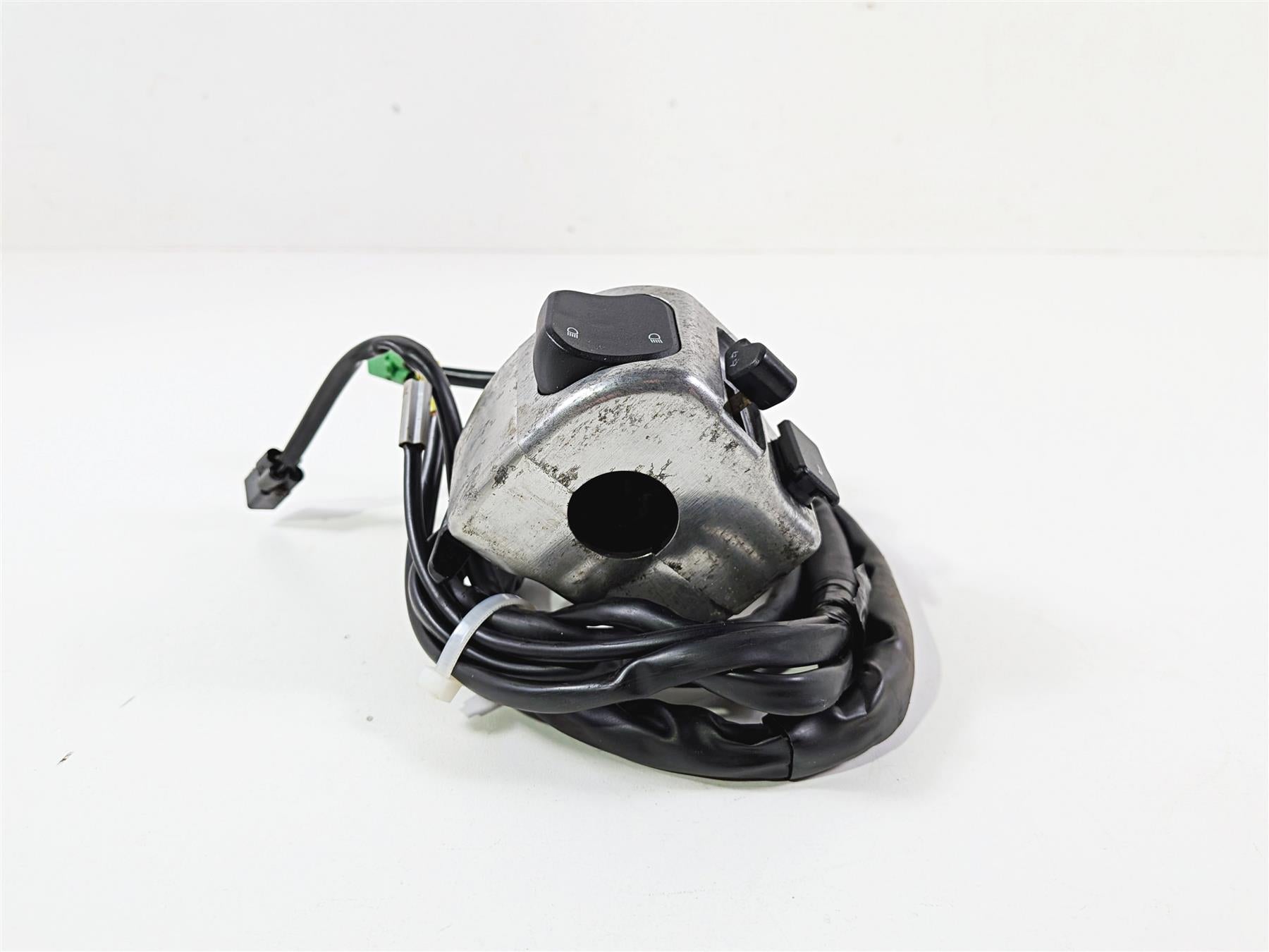 2012 Yamaha XV1900 Raider S Left Hand Control Switch Light Blinker 5C7-83972-10 {{ shop.shopifyCountryName }} - Mototech271