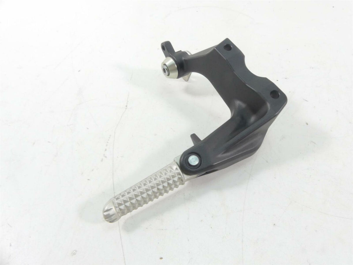 2020 Yamaha VMX17 1700 Left Passenger Footpeg Foot Peg + Mount 2S3-27430-00-00 {{ shop.shopifyCountryName }} - Mototech271