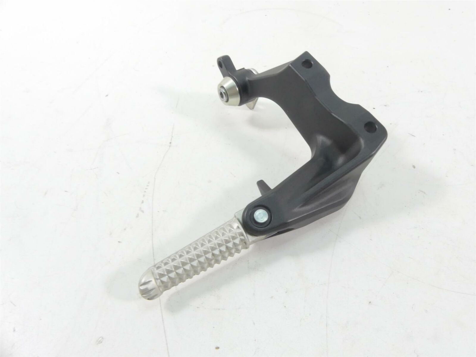 2020 Yamaha VMX17 1700 Left Passenger Footpeg Foot Peg + Mount 2S3-27430-00-00 {{ shop.shopifyCountryName }} - Mototech271