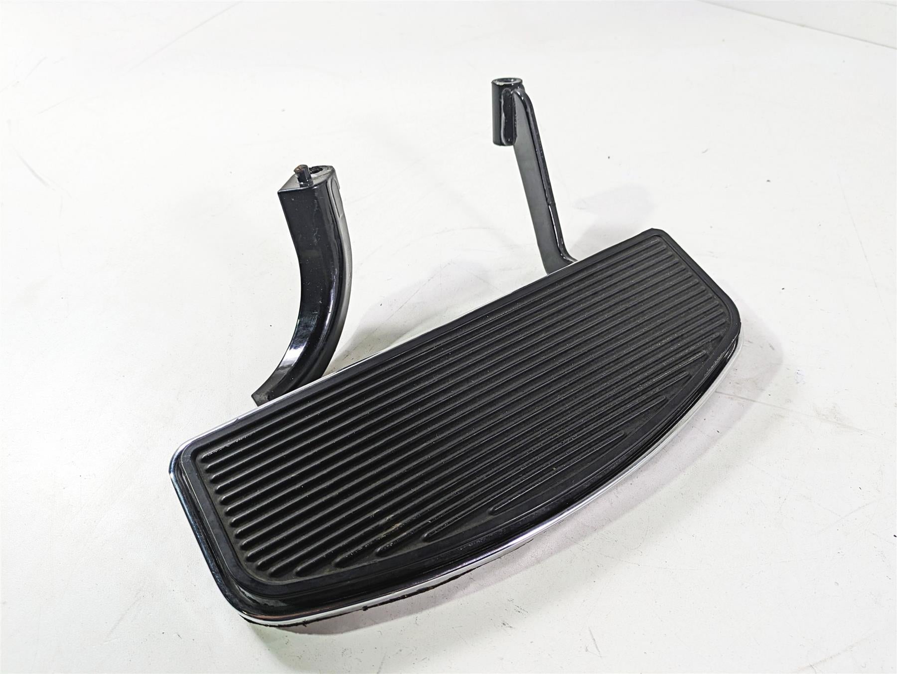 2020 Harley Touring FLHT Electra Glide Right Front Rider Floor Board 50621-06A {{ shop.shopifyCountryName }} - Mototech271