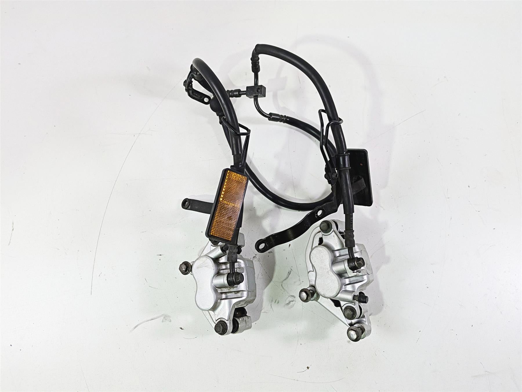 2008 Yamaha XVS1300 V-Star Tourer Front Brake Caliper Set 3D8-2580T-00-00 {{ shop.shopifyCountryName }} - Mototech271