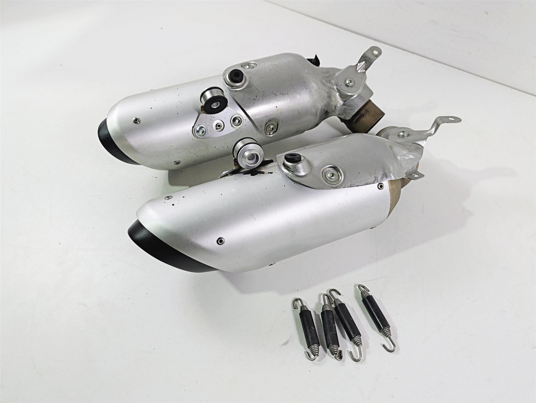 2022 Ducati Hypermotard 950 Exhaust Muffler Silencer Set 57314583A 57414583A
