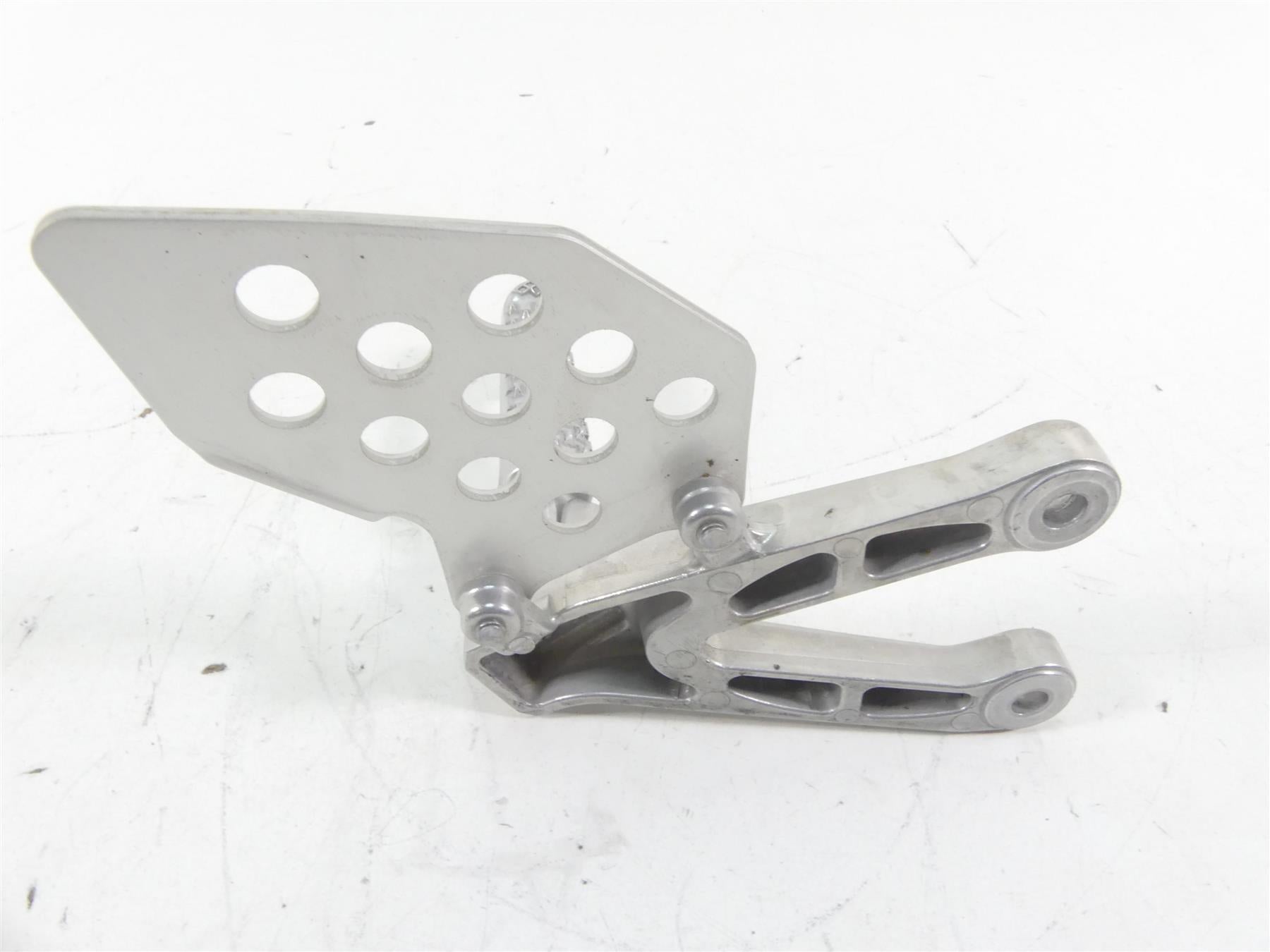 2021 Honda CBR600RR Front Left Rider Driver Footpeg Foot Peg 50700-MFJ-D00 {{ shop.shopifyCountryName }} - Mototech271