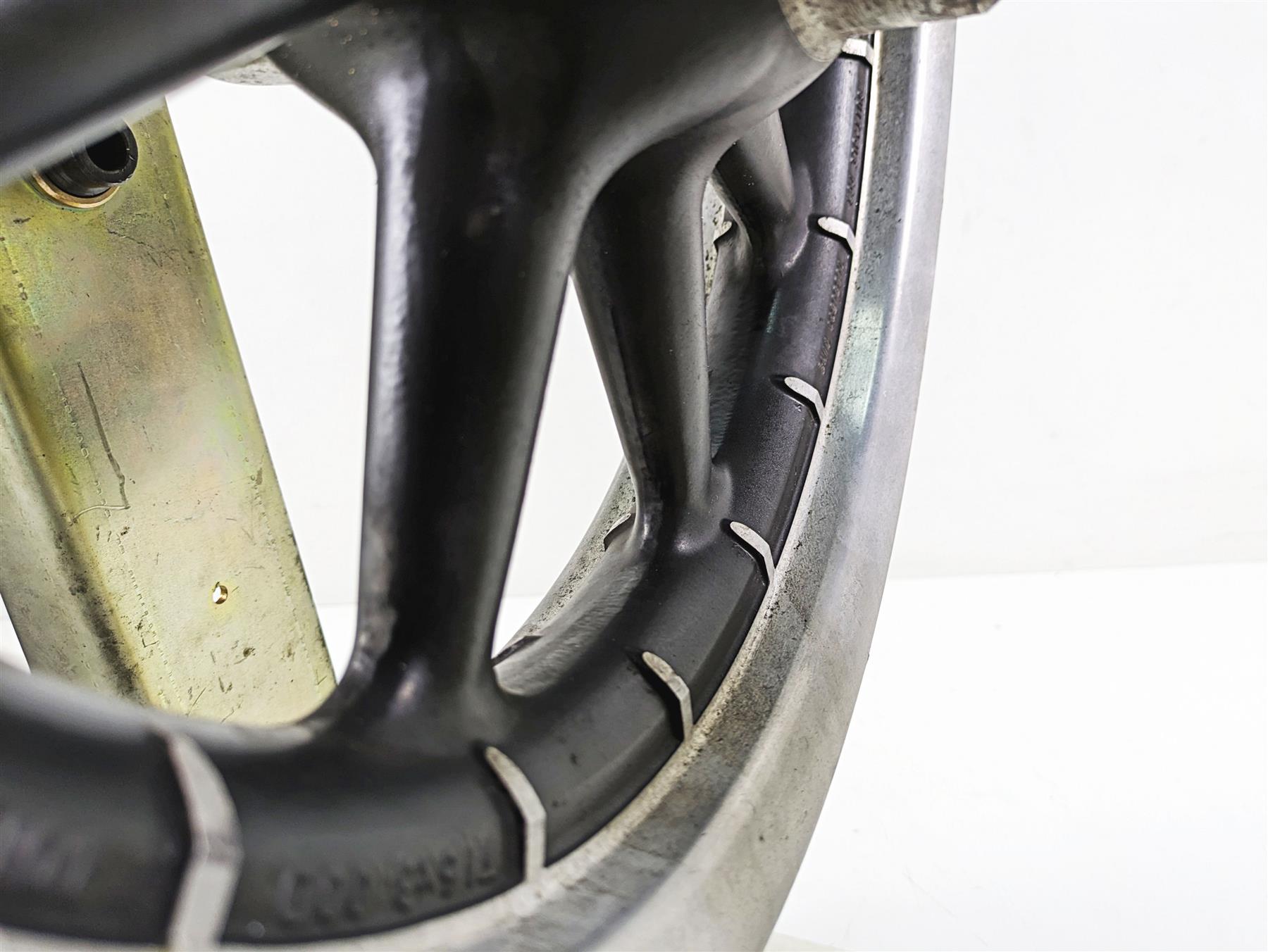 2005 Harley Touring FLHTCUI Electra Glide Straight 16x3 Rear Wheel Rim 43402-00B {{ shop.shopifyCountryName }} - Mototech271