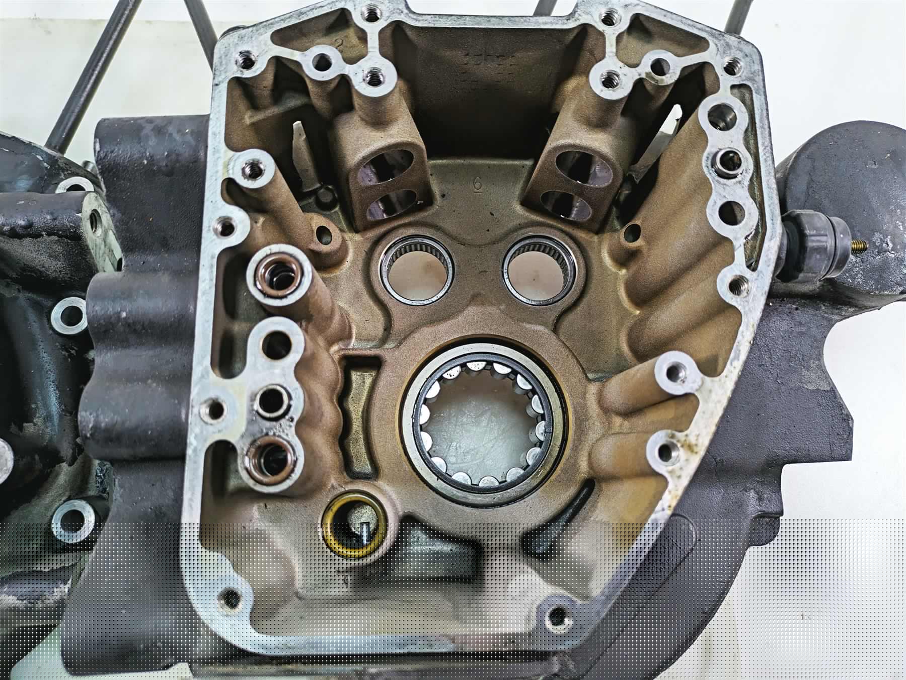 2009 Harley FXDC Dyna Super Glide Custom Crankcase Crank Case Set 24649-06 {{ shop.shopifyCountryName }} - Mototech271