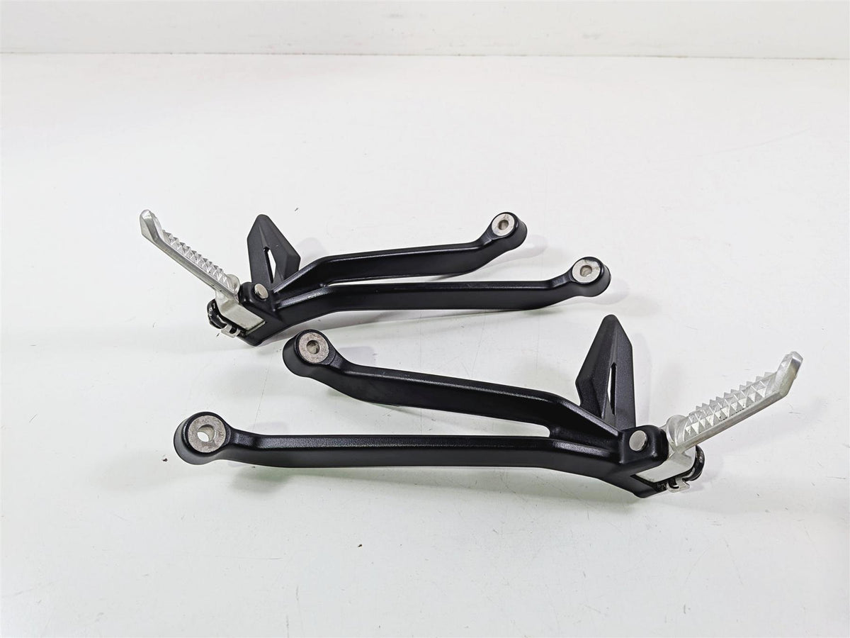2020 Triumph Street Triple 765RS Rear Passenger Footpeg Set T2088156 T2088157-Mototech271