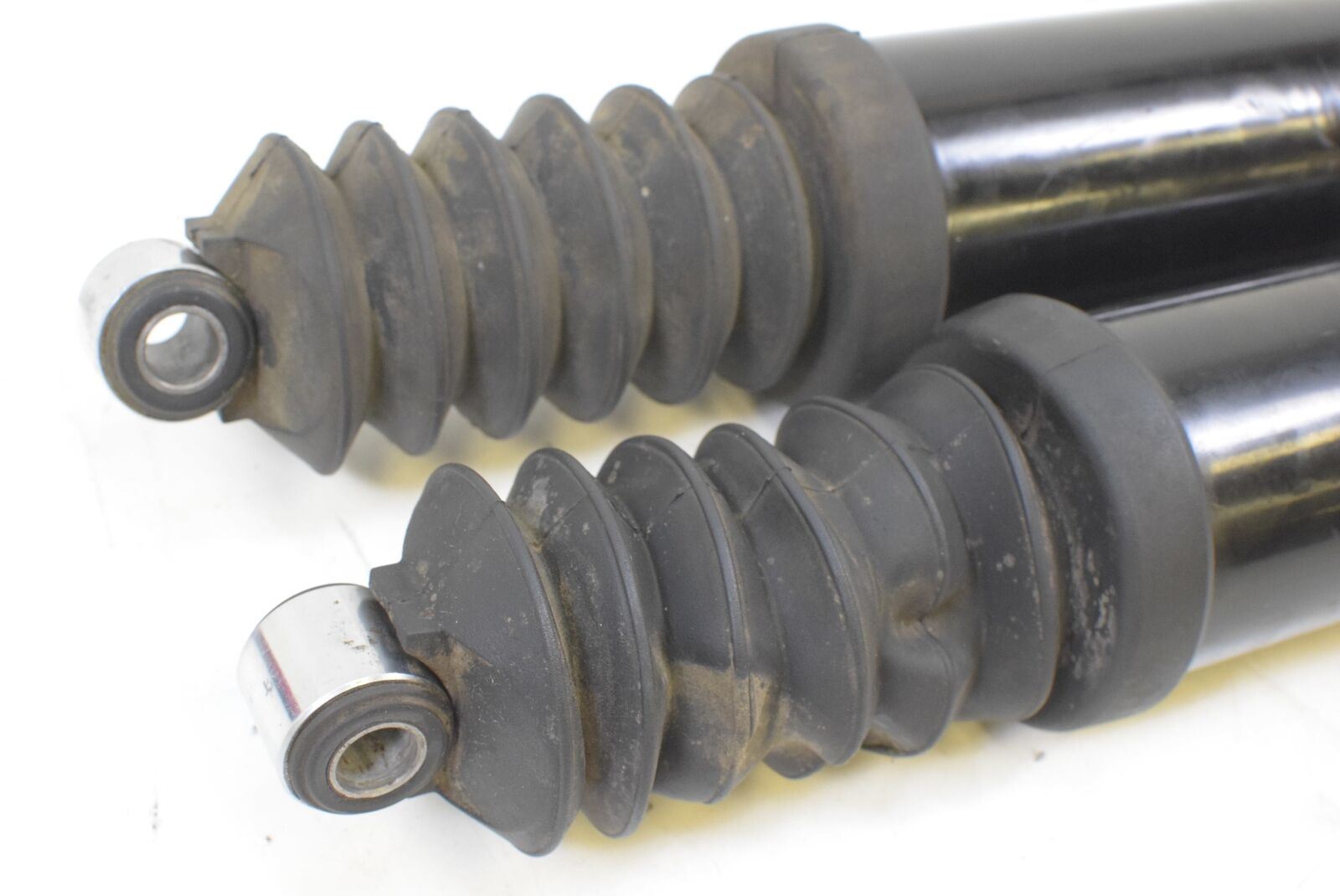 2004 Harley FLHTCSE CVO Electra Glide Rear Shock Damper Set 13" 54565-09 {{ shop.shopifyCountryName }} - Mototech271