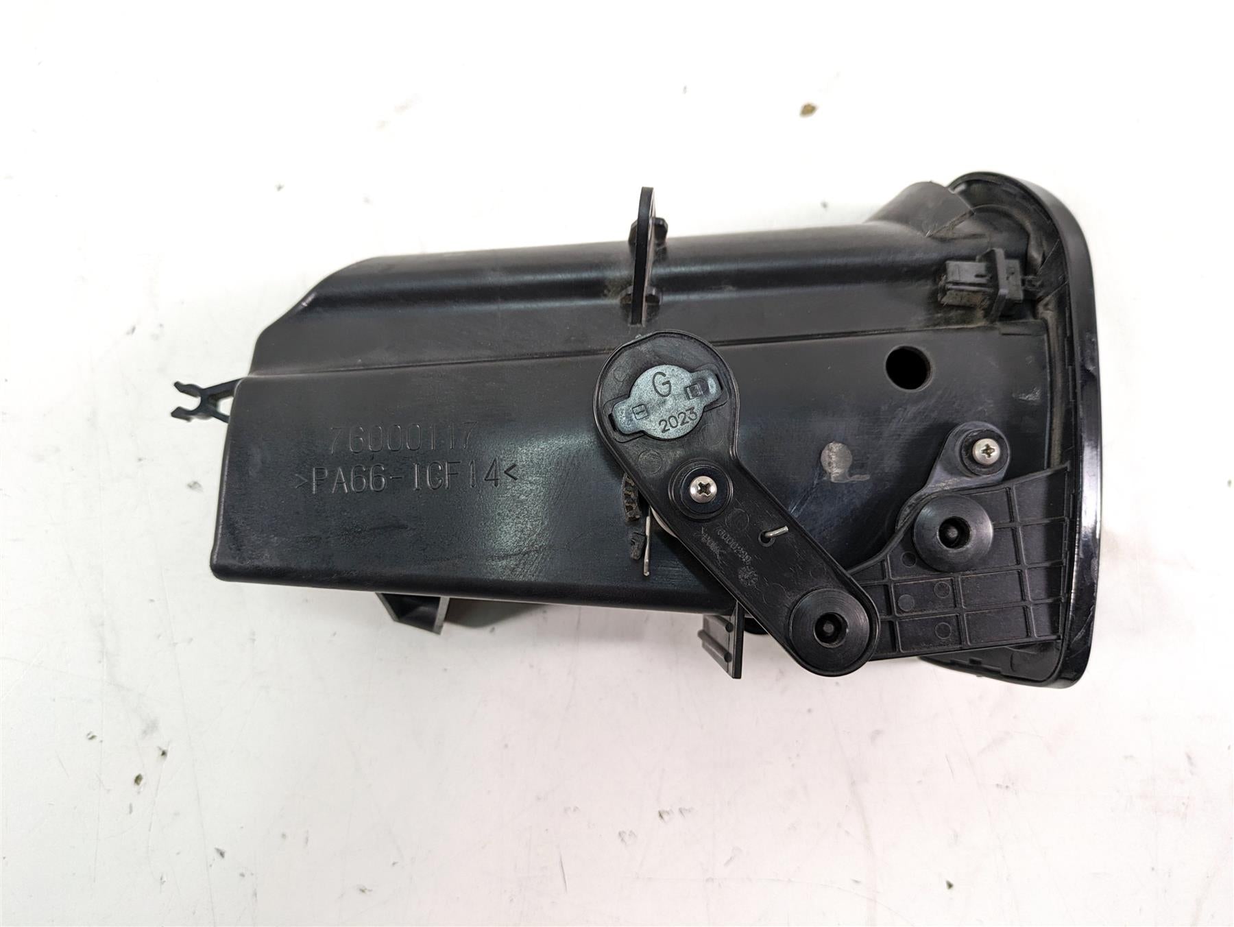 2014 Harley Touring FLHTK Electra Glide Media Phone Compartment Box 76000117 {{ shop.shopifyCountryName }} - Mototech271