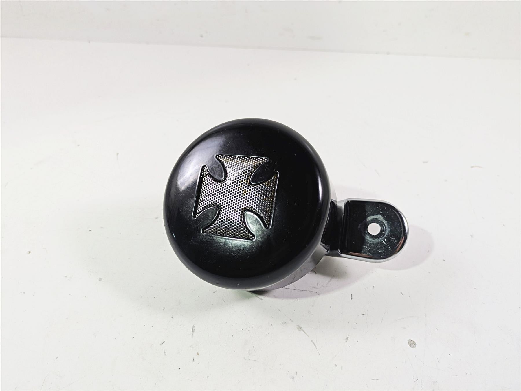 2016 Harley FXDWG Dyna Wide Glide Horn & Custom Cross Cover 69060-90H {{ shop.shopifyCountryName }} - Mototech271