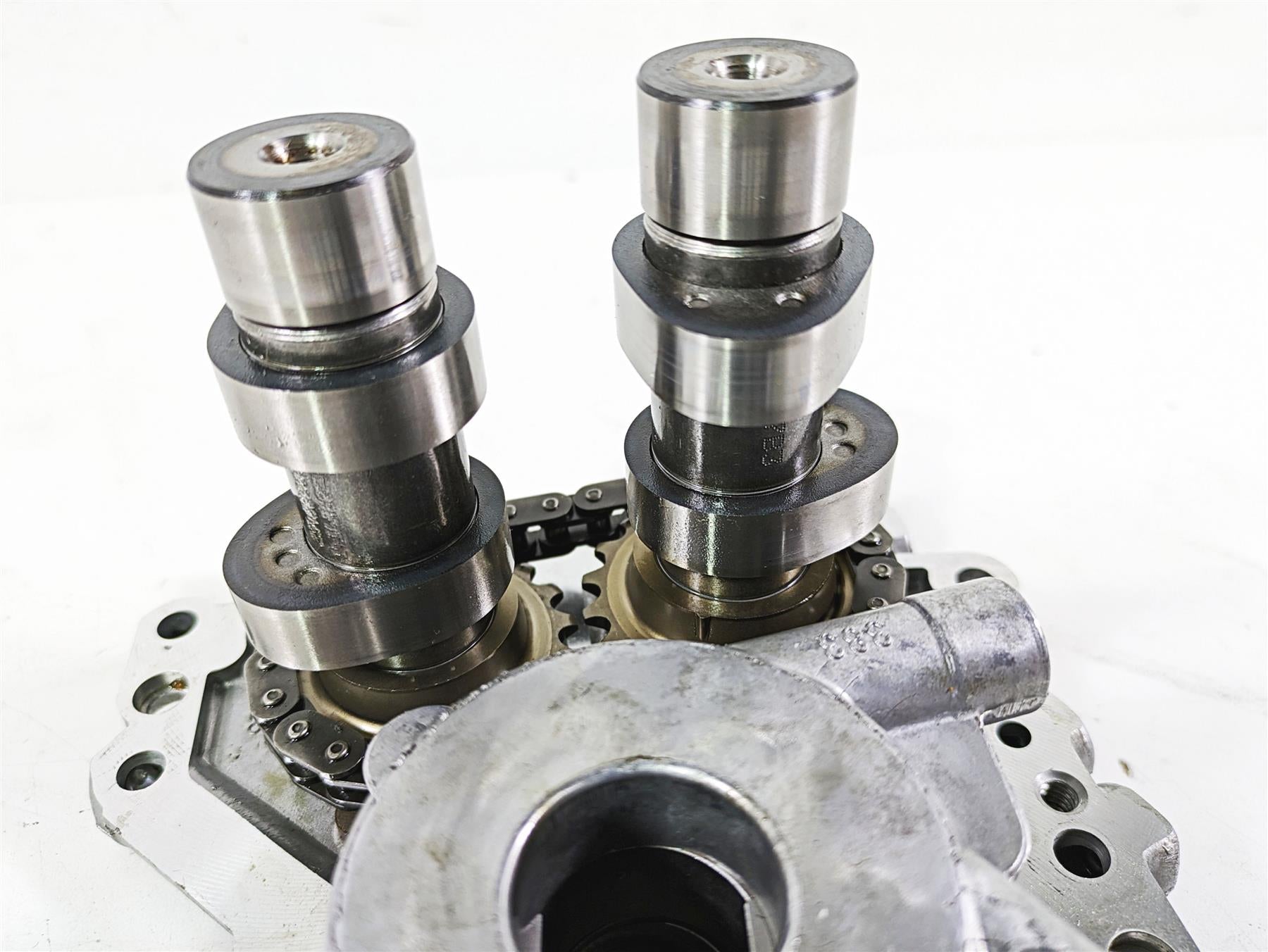 2015 Harley Touring FLHXS Street Glide Cam Shaft Chest + Oil Pump 25358-06A {{ shop.shopifyCountryName }} - Mototech271
