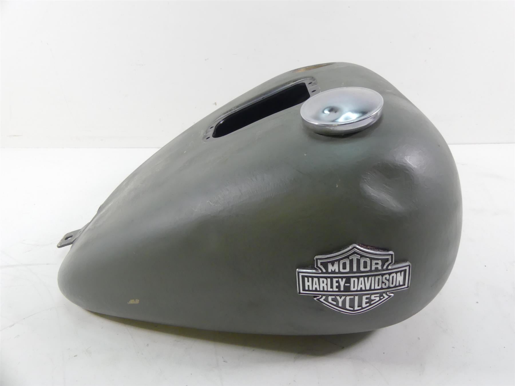 2015 Harley FLS Softail Slim Fuel Gas Petrol Tank Reservoir 61000692 | Mototech271