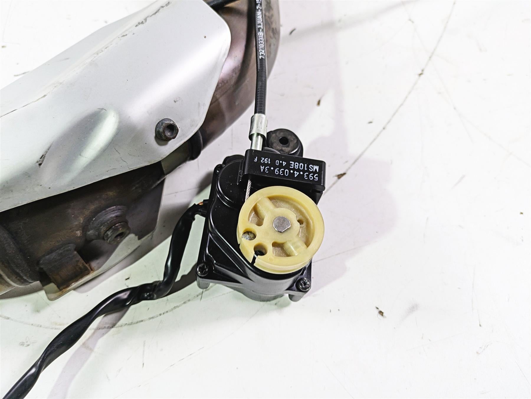 2015 Ducati Panigale 1299 S Exhaust Header & Servo Set 57014452A 57114423B {{ shop.shopifyCountryName }} - Mototech271
