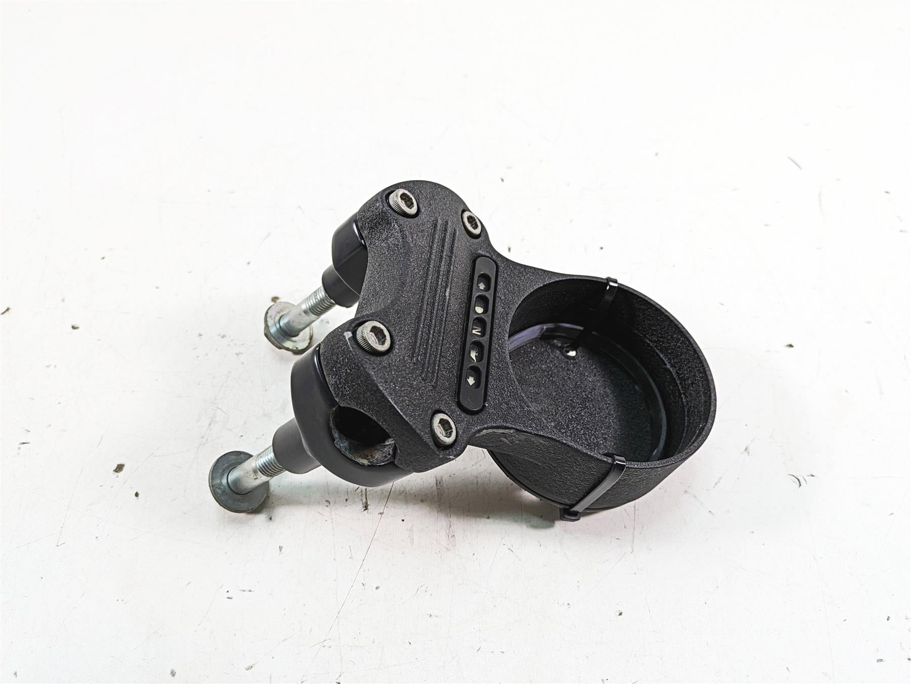 2019 Harley XL883N Sportster Iron Speedometer Housing & Riser 55847-05A {{ shop.shopifyCountryName }} - Mototech271
