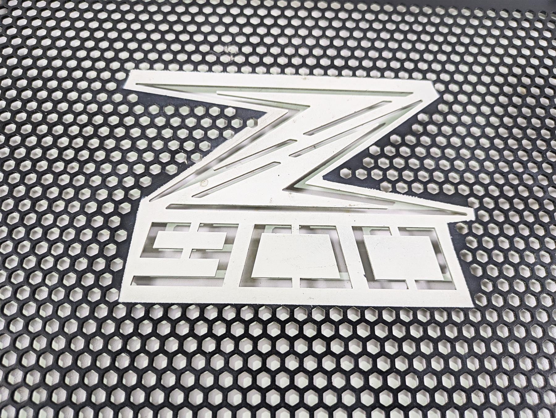 2020 Kawasaki Z900 ZR900 Radiator Guard Grille Protector Cover {{ shop.shopifyCountryName }} - Mototech271