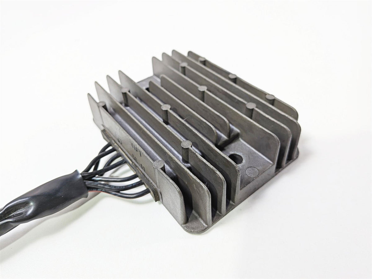 2005 Suzuki VZ800 M50 Boulevard Rectifier Voltage Regulator 32800-47H00 {{ shop.shopifyCountryName }} - Mototech271