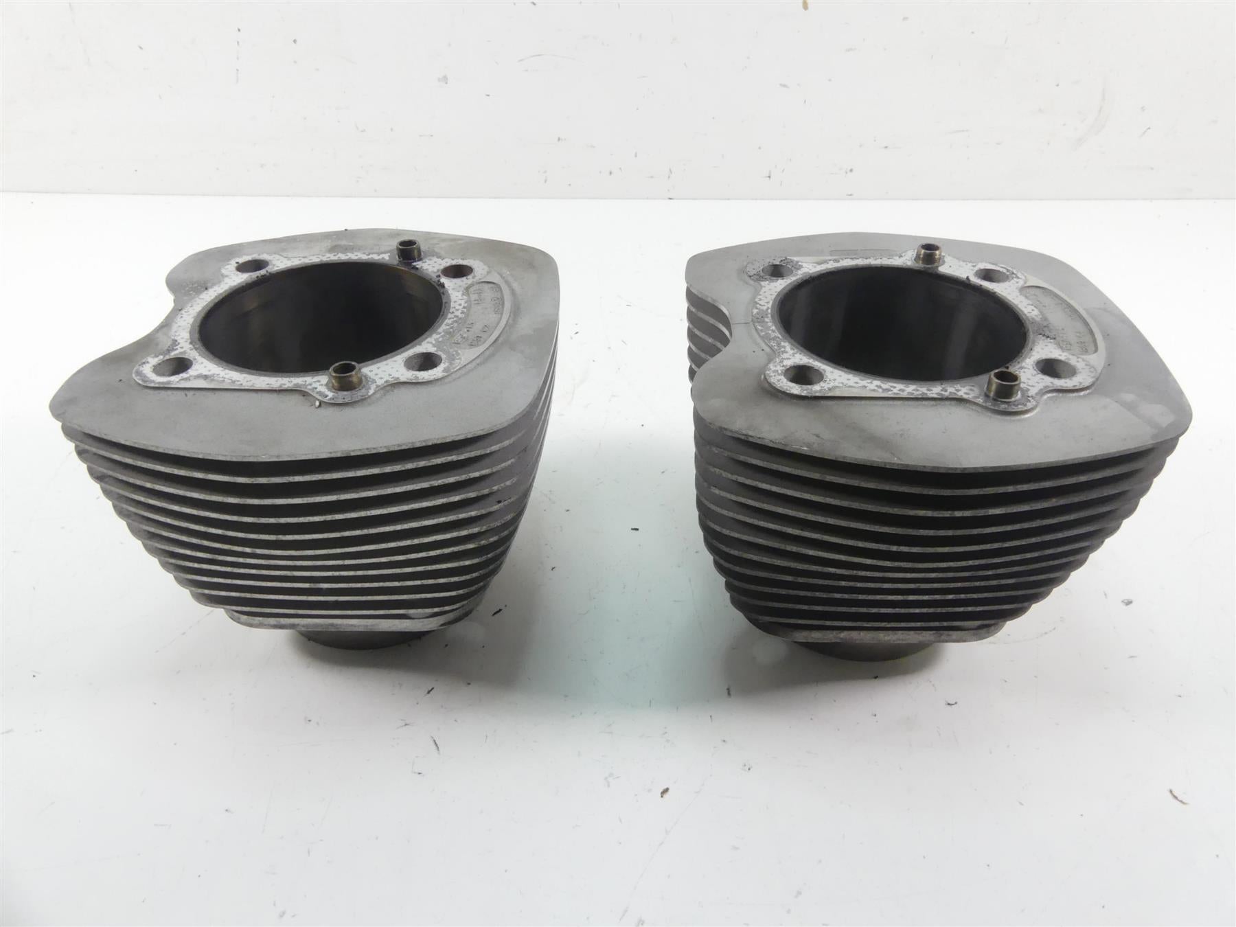 2005 Harley Touring CVO FLHTC SE Electra Glide 103ci Cylinder Jugs 16548-99A {{ shop.shopifyCountryName }} - Mototech271