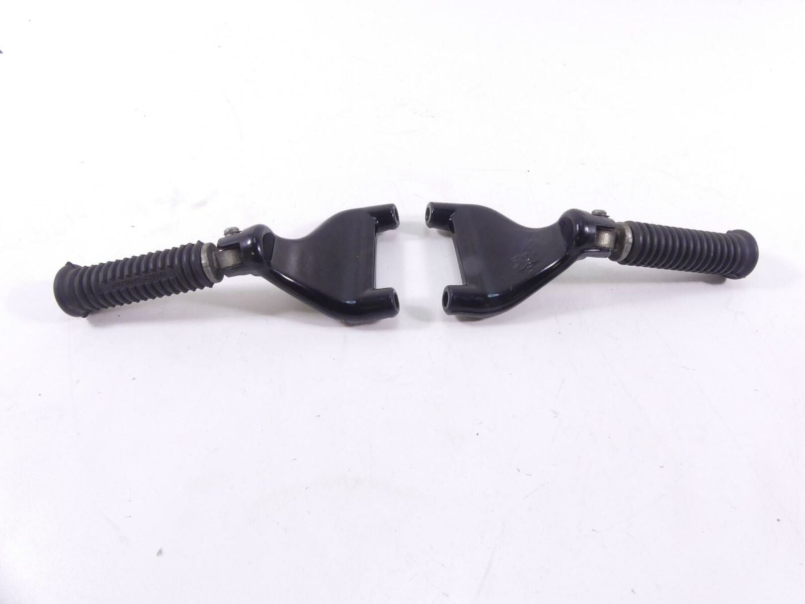 2006 Harley Sportster XL1200 C Passenger Foot Peg Rest Set 49314-04 49315-04 {{ shop.shopifyCountryName }} - Mototech271