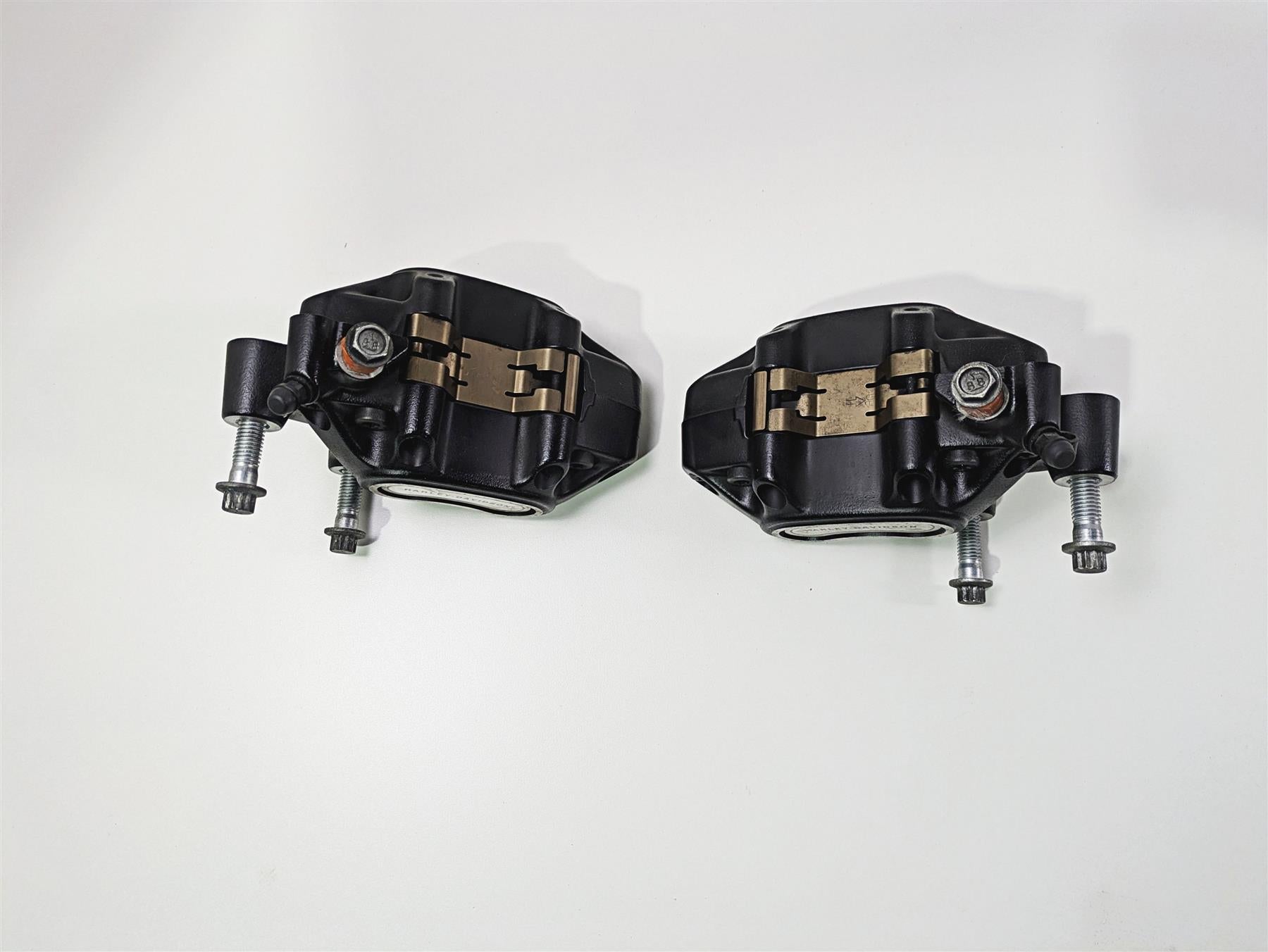 2019 Harley Softail FXDR 114 Front Brake Caliper Set 41300095 41300205 {{ shop.shopifyCountryName }} - Mototech271