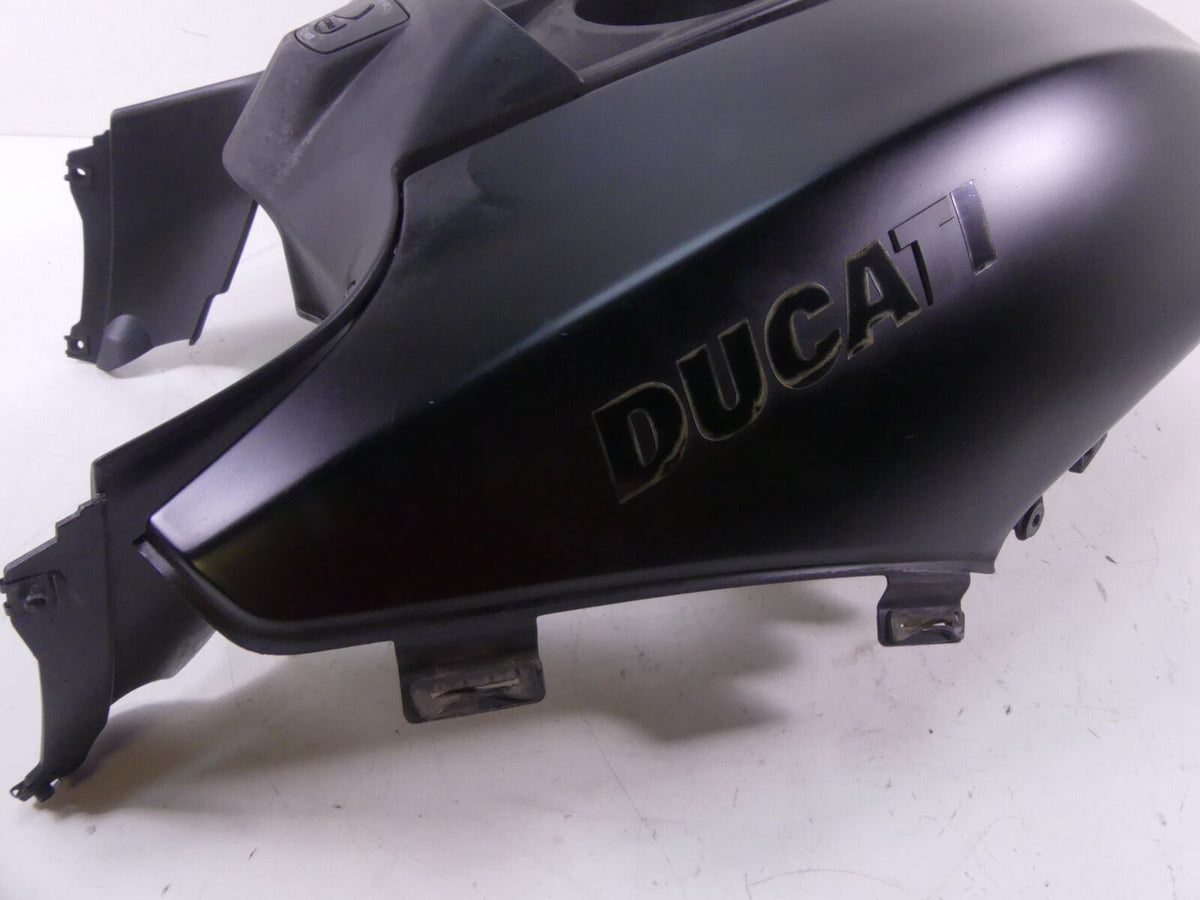 2015 Ducati Diavel Dark Upper Tank & Igniton Switch Cover Set 48013191A 48013072 {{ shop.shopifyCountryName }} - Mototech271