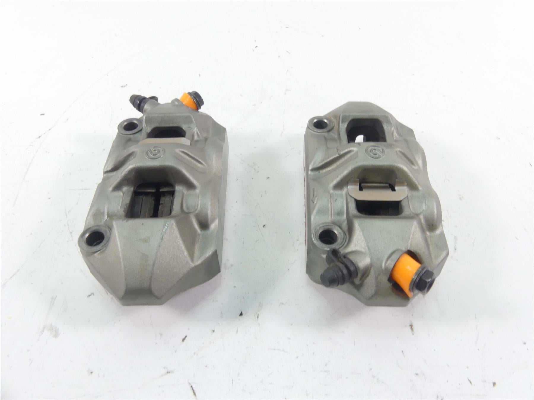 2017 Triumph Thruxton 1200 R Front 100mm Brembo Brake Caliper Set T2023520 {{ shop.shopifyCountryName }} - Mototech271