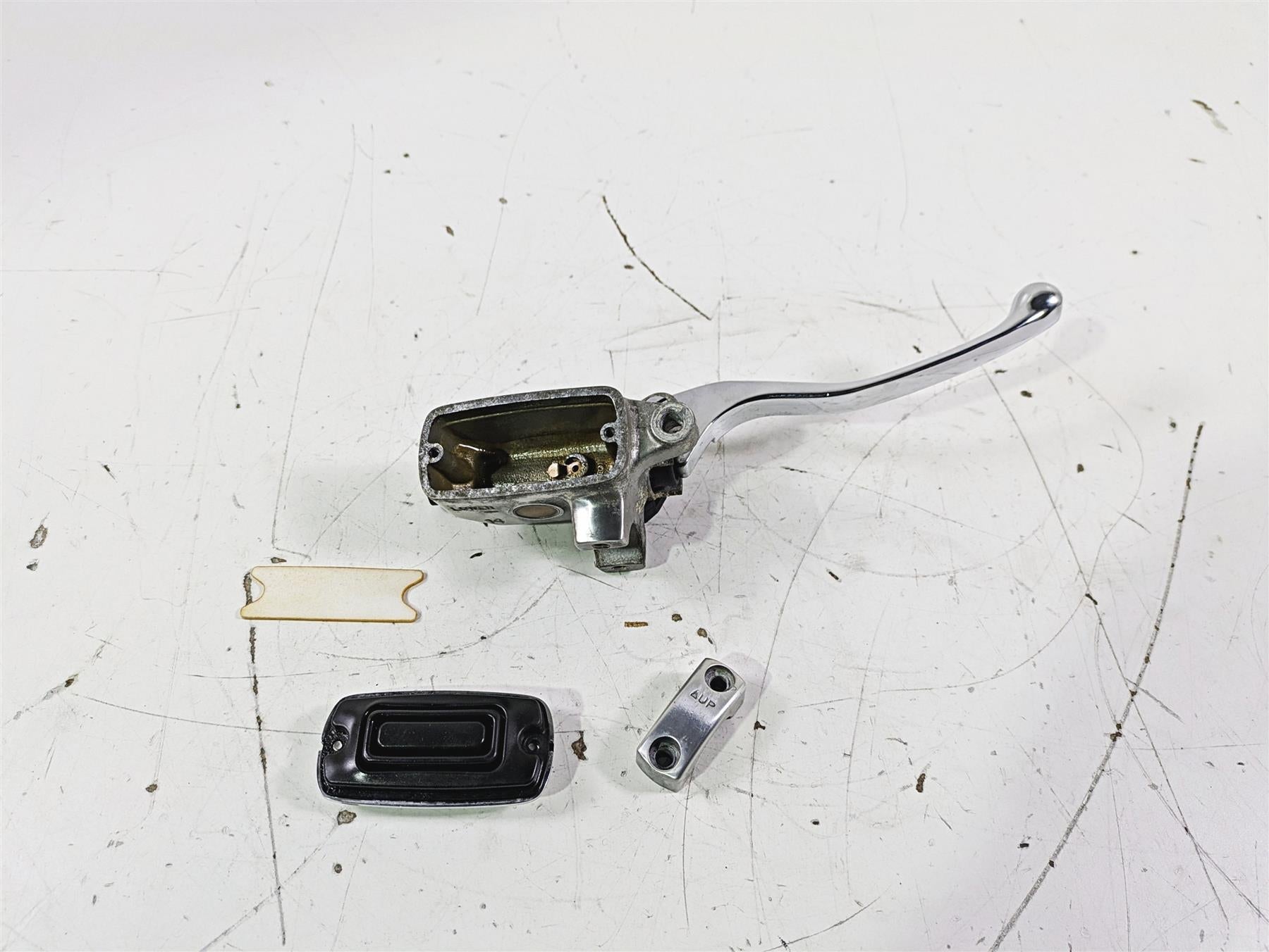 2002 Honda GL1500 CD Valkyrie Deluxe Front Brake Master Cylinder 45510-MZ0-A41 {{ shop.shopifyCountryName }} - Mototech271