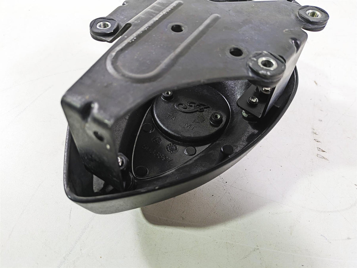 2018 Indian Chieftain Dark Horse Ignition Coil Cover & Mount 5633897 {{ shop.shopifyCountryName }} - Mototech271