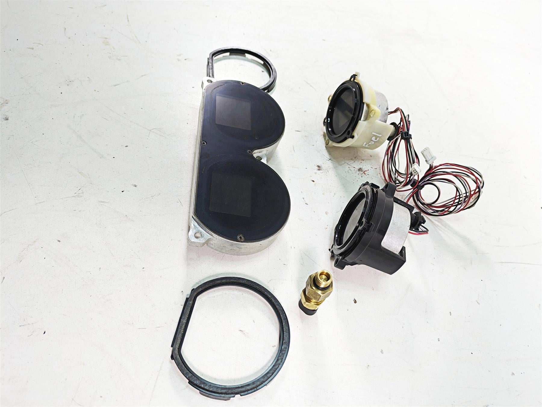 2018 Harley Touring FLHXSE CVO Street Glide Dakota Digital Gauges Set MLX-8414 {{ shop.shopifyCountryName }} - Mototech271