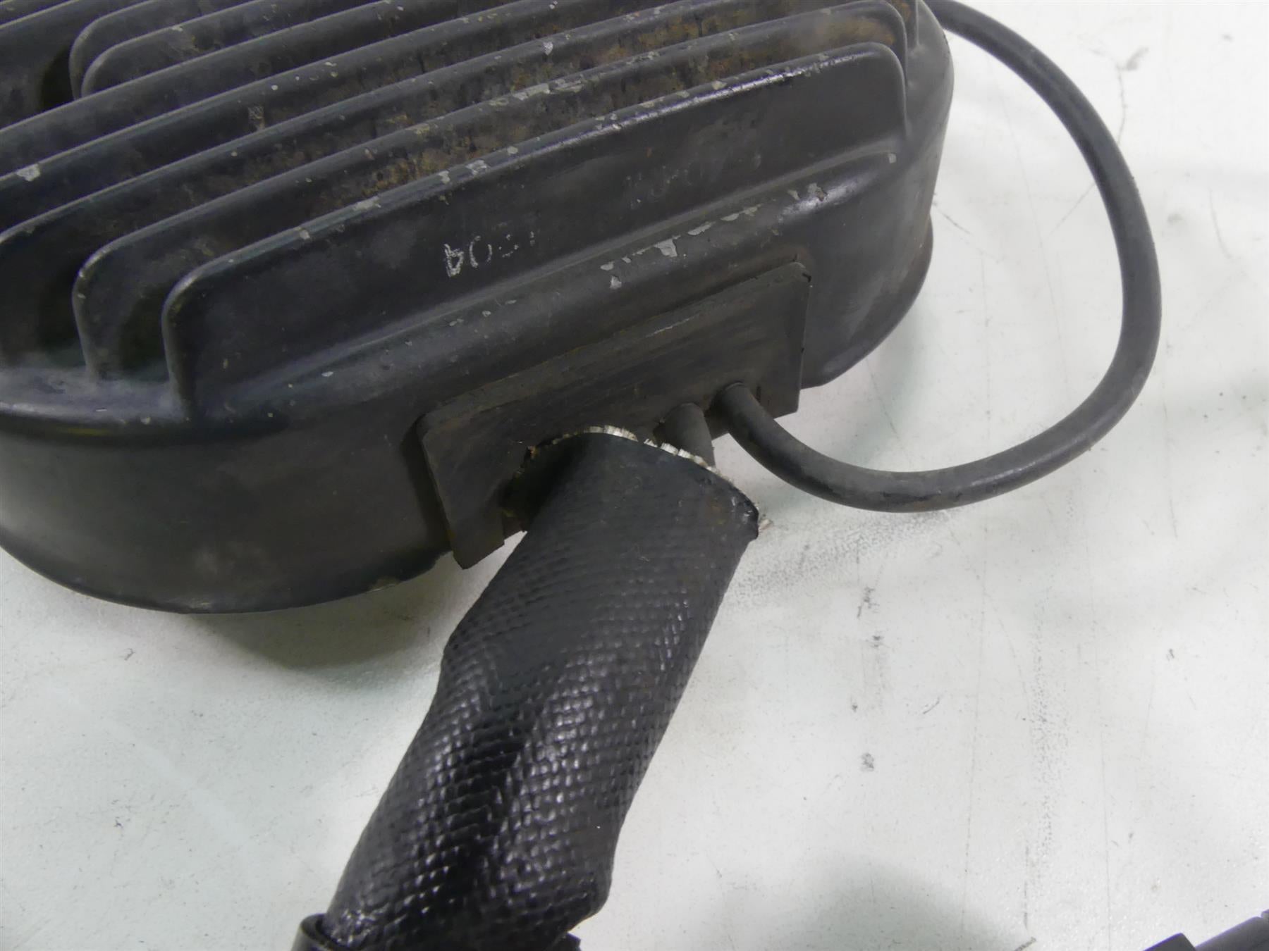 2004 Harley Softail FLSTFI Fat Boy Rectifier Voltage Regulator 74540-01 {{ shop.shopifyCountryName }} - Mototech271