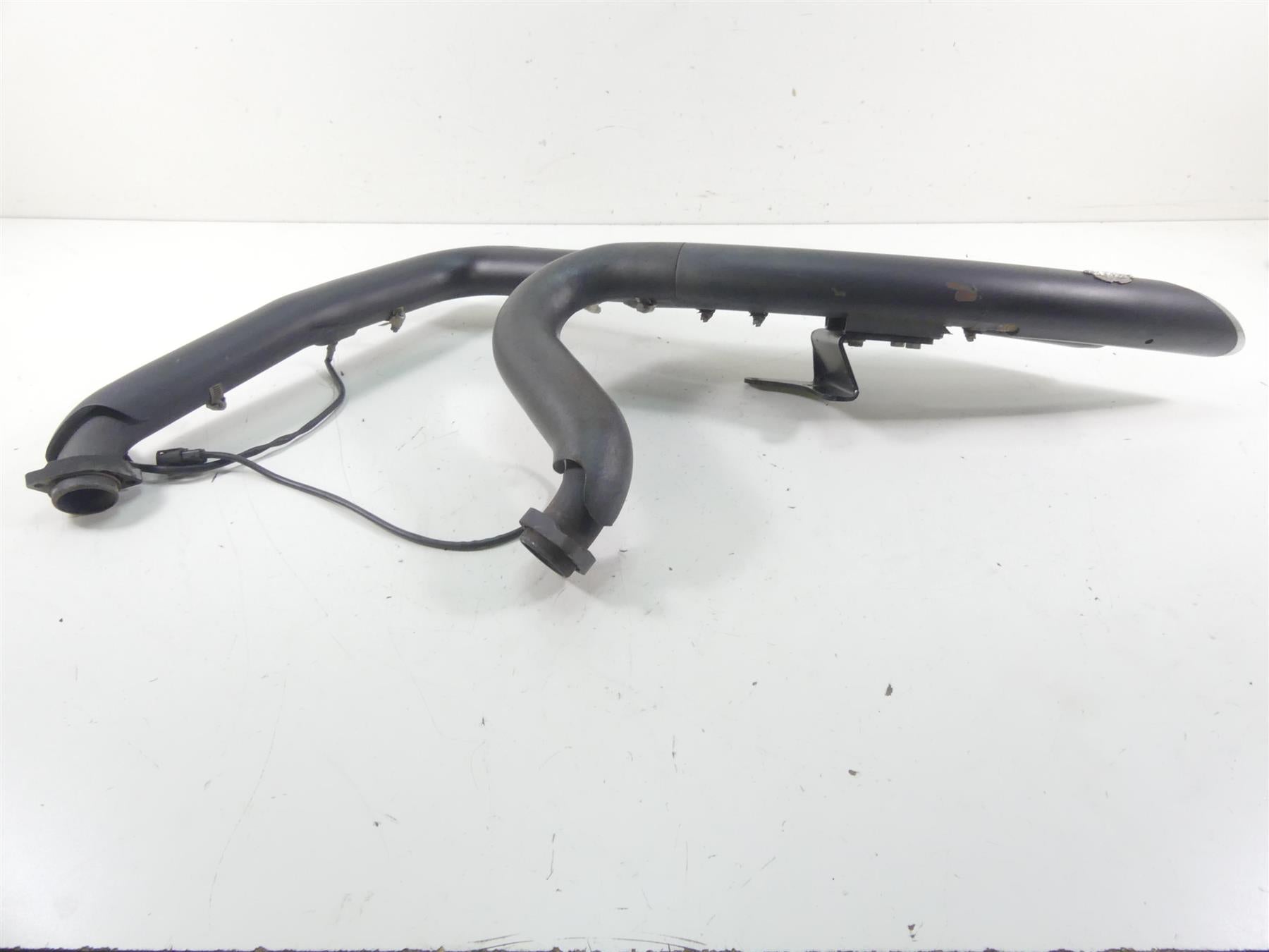 2015 Harley FXDF Dyna Fat Bob Vance Hines Big Radius 2-2 Exhaust System 46071 {{ shop.shopifyCountryName }} - Mototech271
