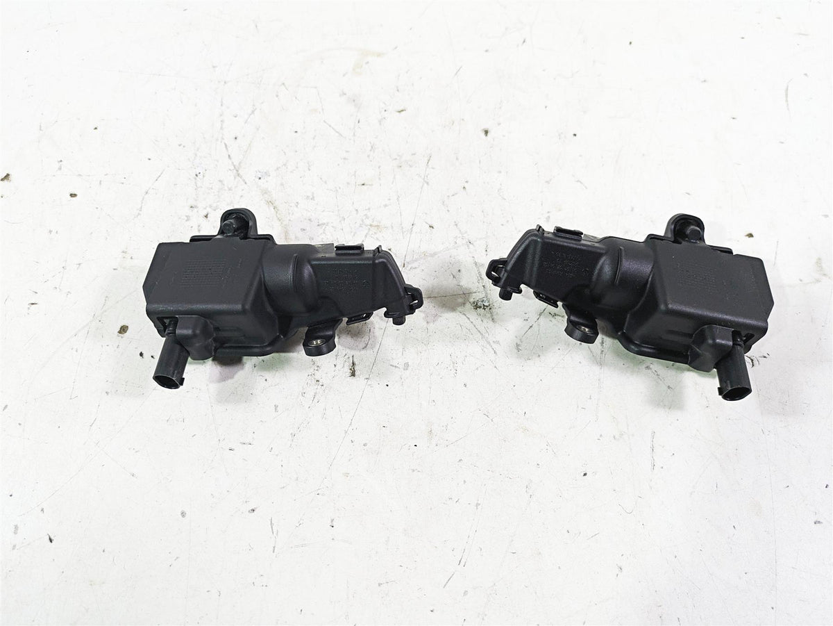 2022 BMW R1250 RT K052 Saddlebag Saddle Bag Lock Set 46547724037 {{ shop.shopifyCountryName }} - Mototech271