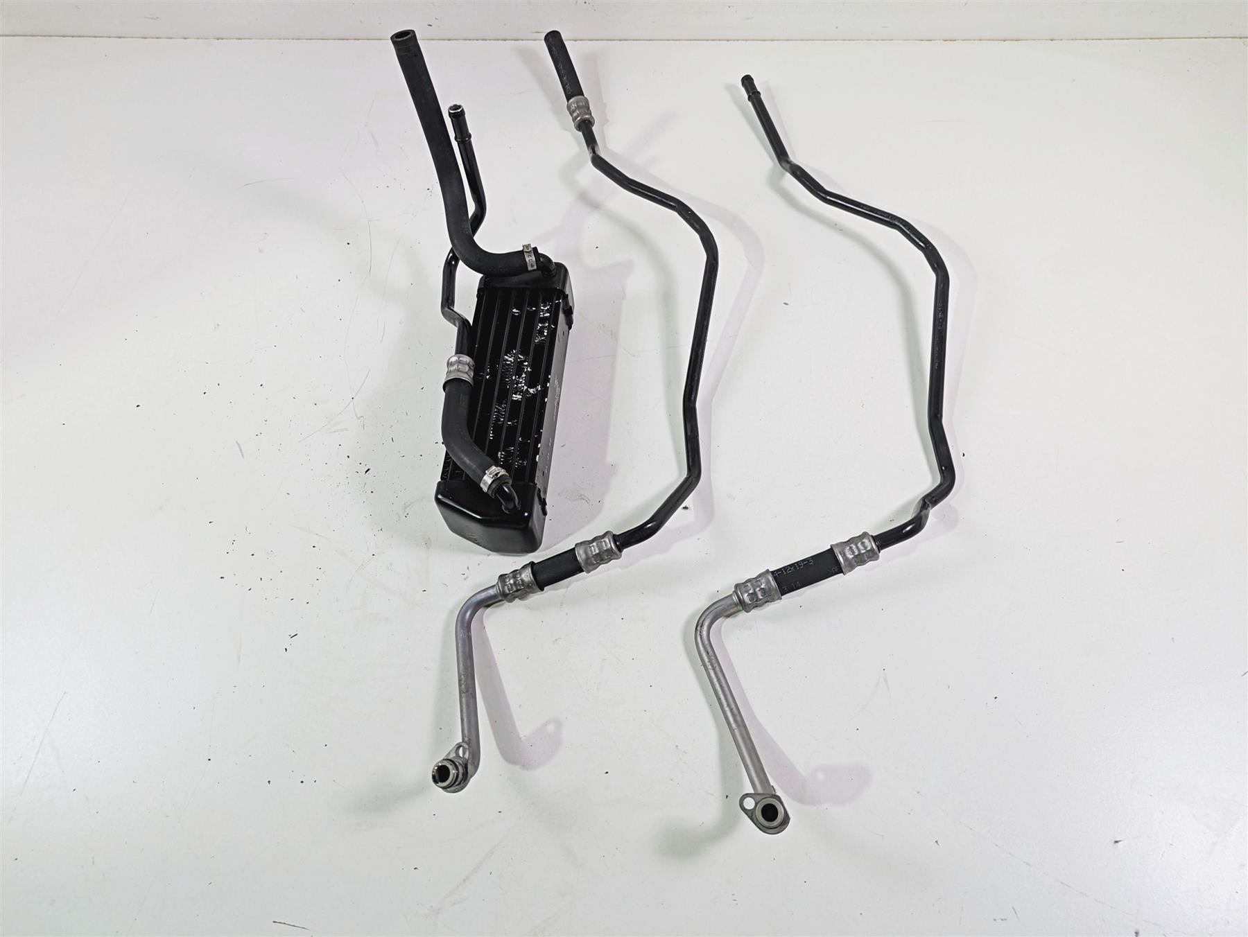 2014 BMW K1600 GTL K48 Oil Cooler + Lines & Cover Set 17217723495 {{ shop.shopifyCountryName }} - Mototech271