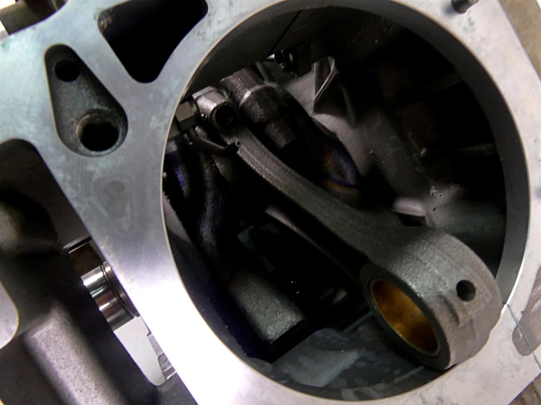 2018 Can Am Commander 1000R XT Engine Bottom End Crankcase Crank Case 420686416 {{ shop.shopifyCountryName }} - Mototech271