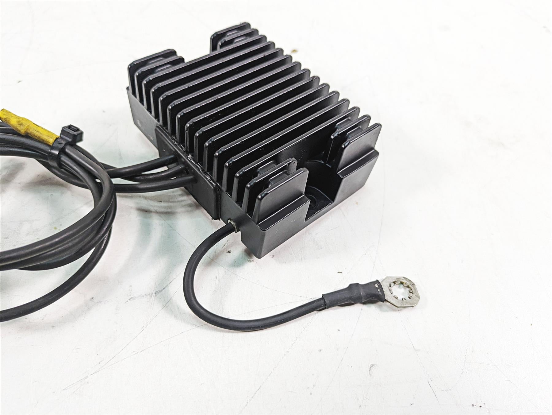 2000 Harley FXSTS Softail Springer Rectifier Voltage Regulator 74512-00 {{ shop.shopifyCountryName }} - Mototech271