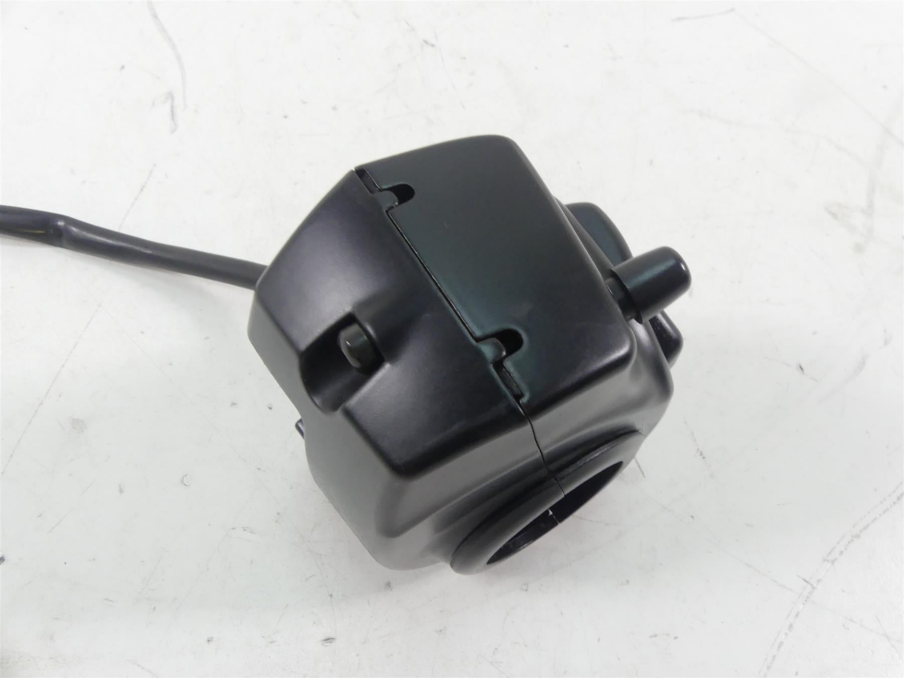 2014 Harley Touring FLHX Street Glide Nice Right Hand Control Switch 71500129 {{ shop.shopifyCountryName }} - Mototech271