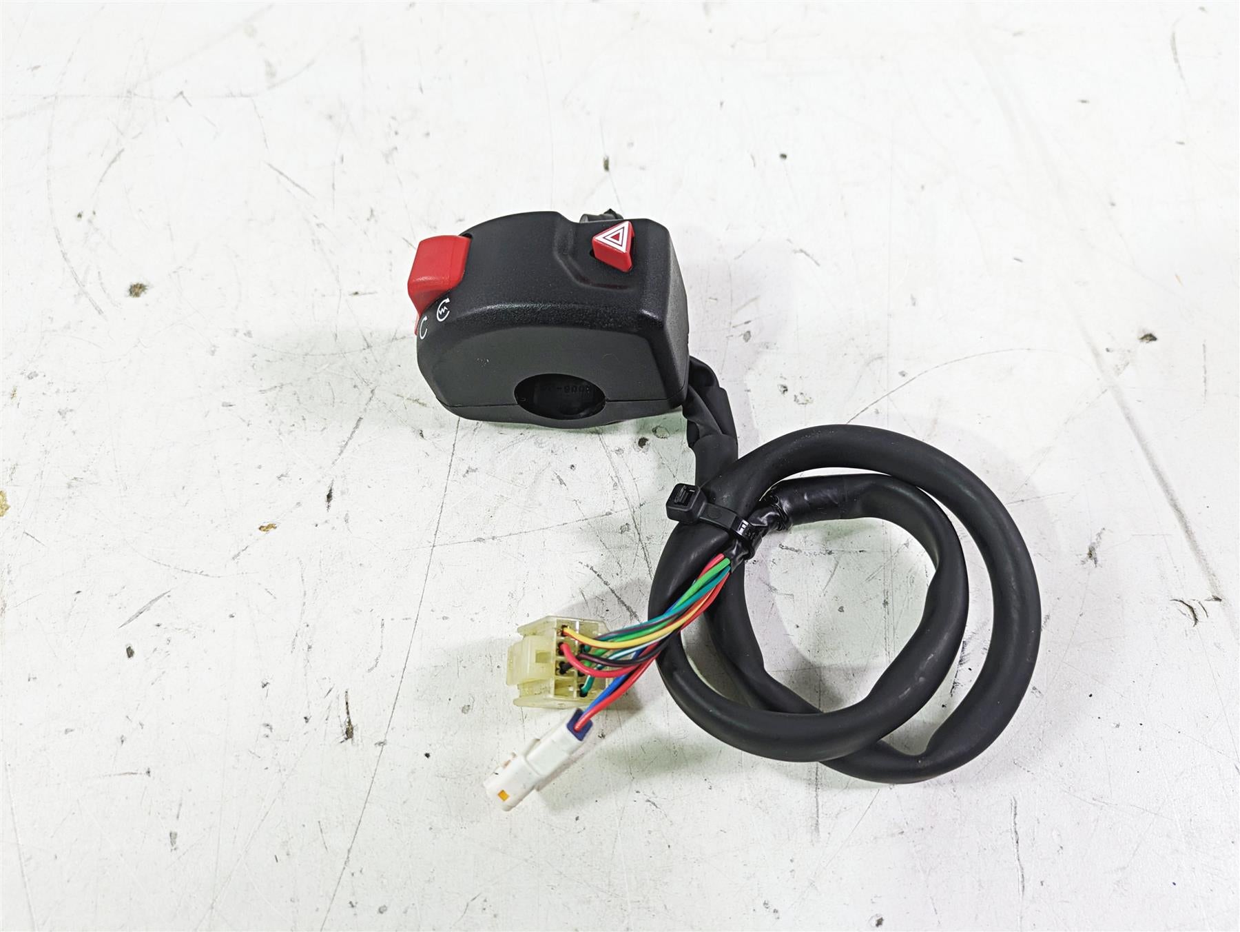 2020 Triumph Street Scrambler 900 Right Hand Control Switch T2041708 {{ shop.shopifyCountryName }} - Mototech271