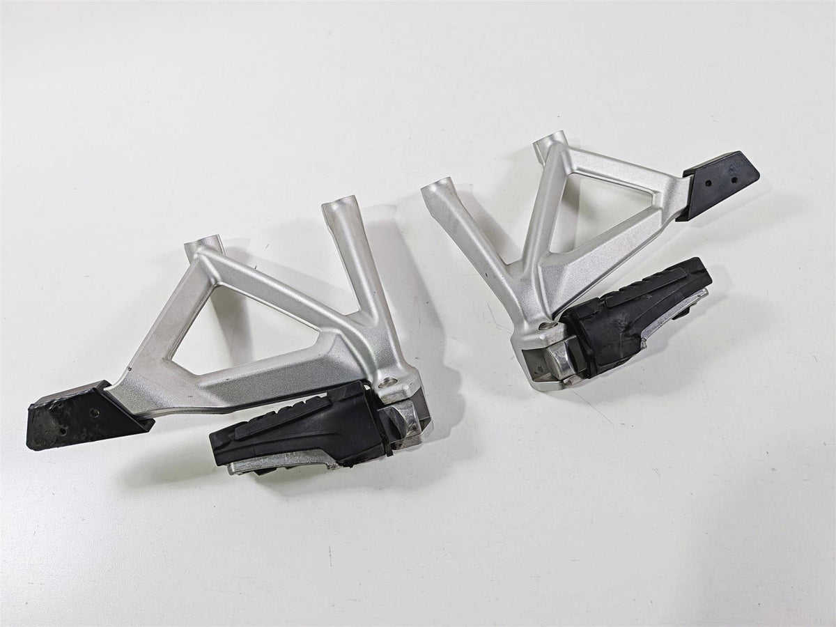 2019 BMW R1250GS K50 Rear Passenger Foot Peg Rest Set -Read 46718556264 46718556265 {{ shop.shopifyCountryName }} - Mototech271