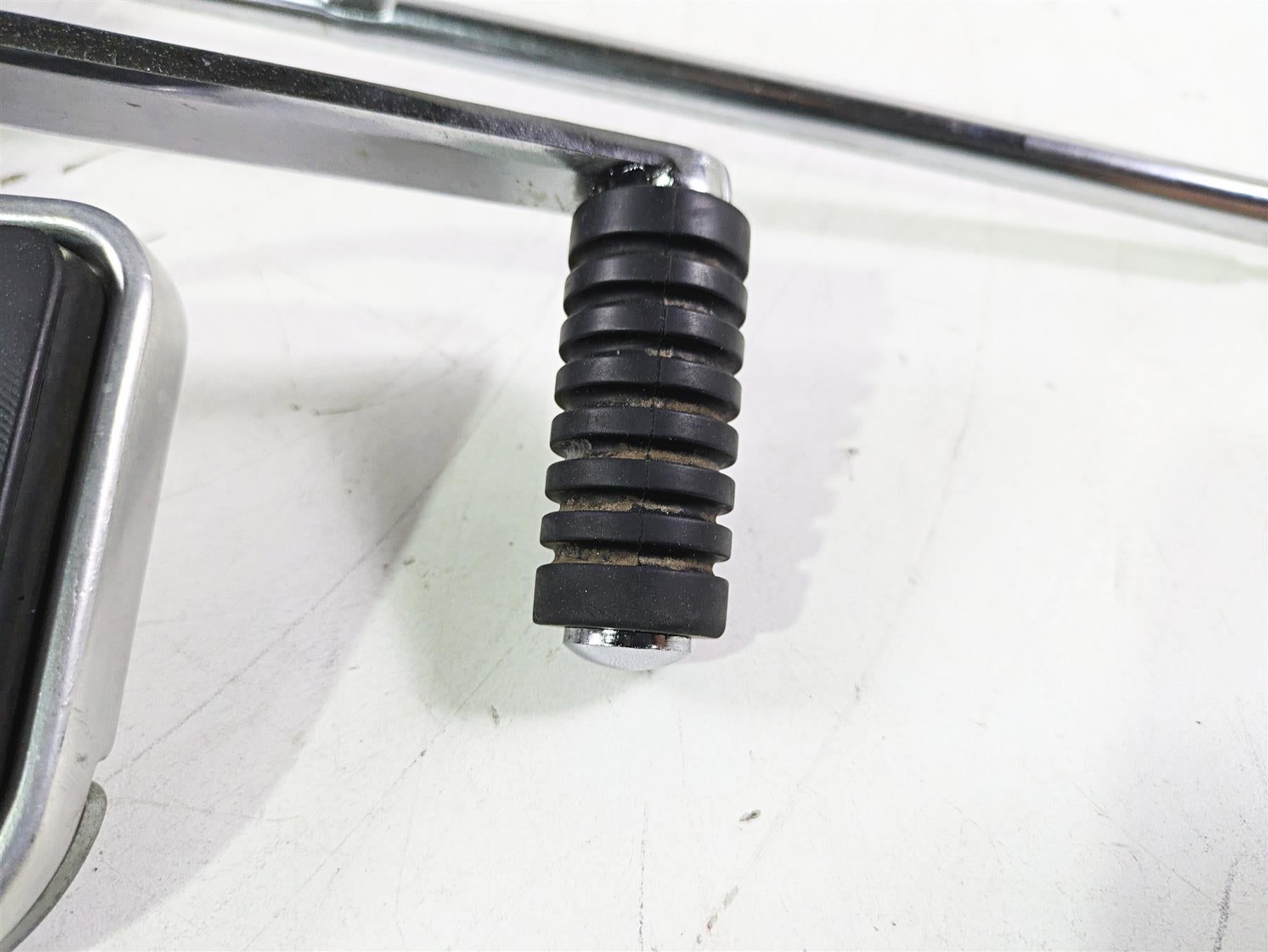 2004 Yamaha XVZ1300 Royal Star Left Floorboard Set & Shifter 4XY-27410-10-00 {{ shop.shopifyCountryName }} - Mototech271