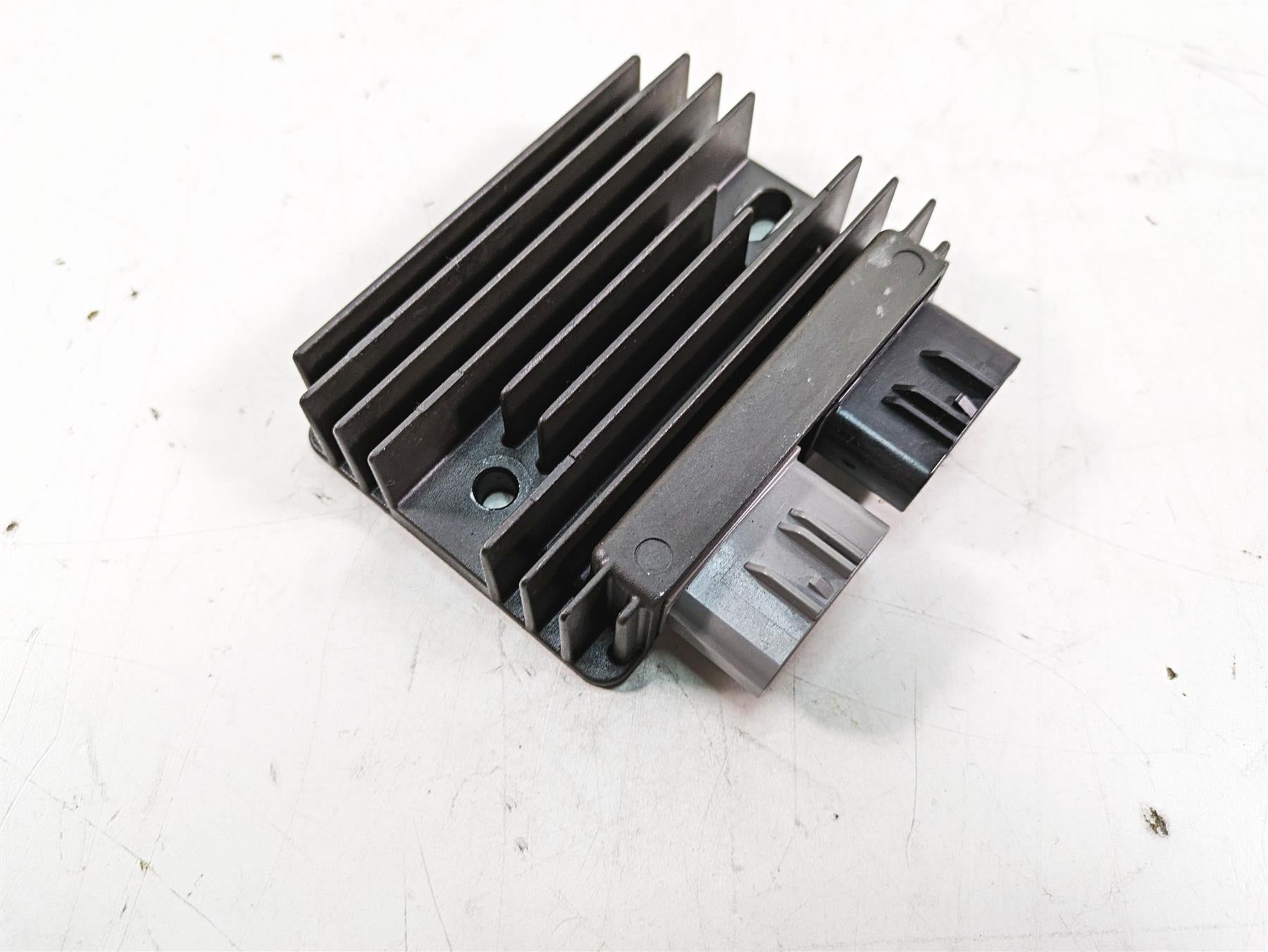 2018 Kawasaki ZX1002 Ninja H2 SX Rectifier Voltage Regulator SH866BA 21066-0745 {{ shop.shopifyCountryName }} - Mototech271