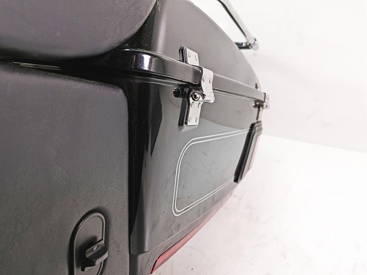 2009 Harley Touring FLHTCU Electra Glide Rear Trunk & Speaker Set 53217-09 {{ shop.shopifyCountryName }} - Mototech271